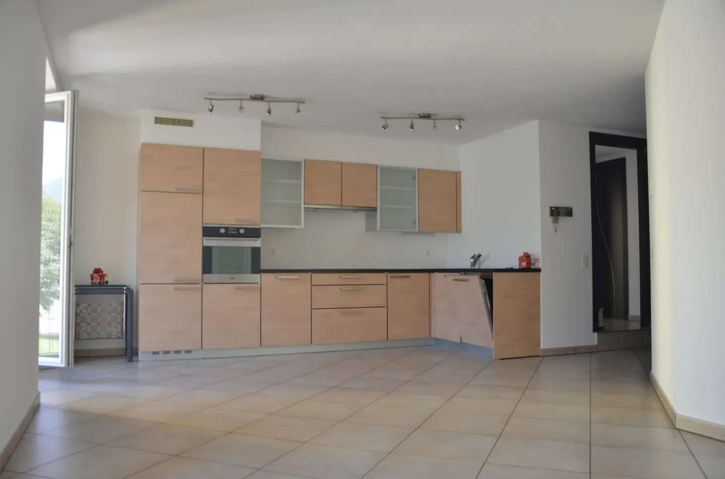 Appartement 3.5 pièces à louer à Grono - Photo 2 sur 11