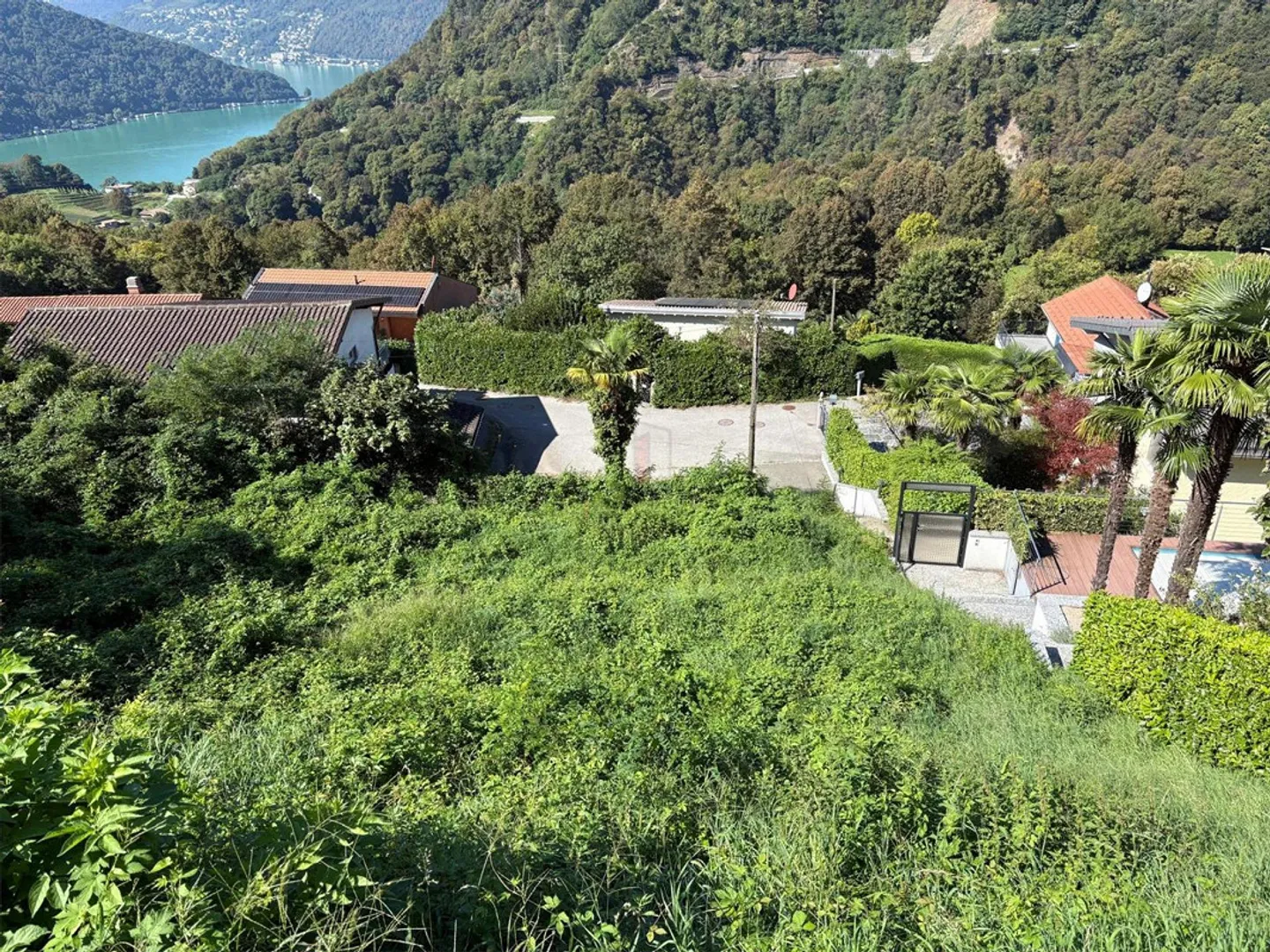 BAUEN SIE IHR HAUS MIT SEEBLICK - Foto 1 von 9
