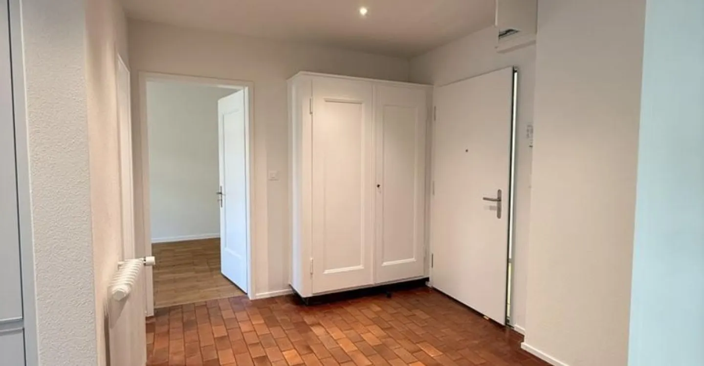 Appartement de 2,5 pièces entièrement rénové avec un standard de construction moderne - Photo 8 sur 8