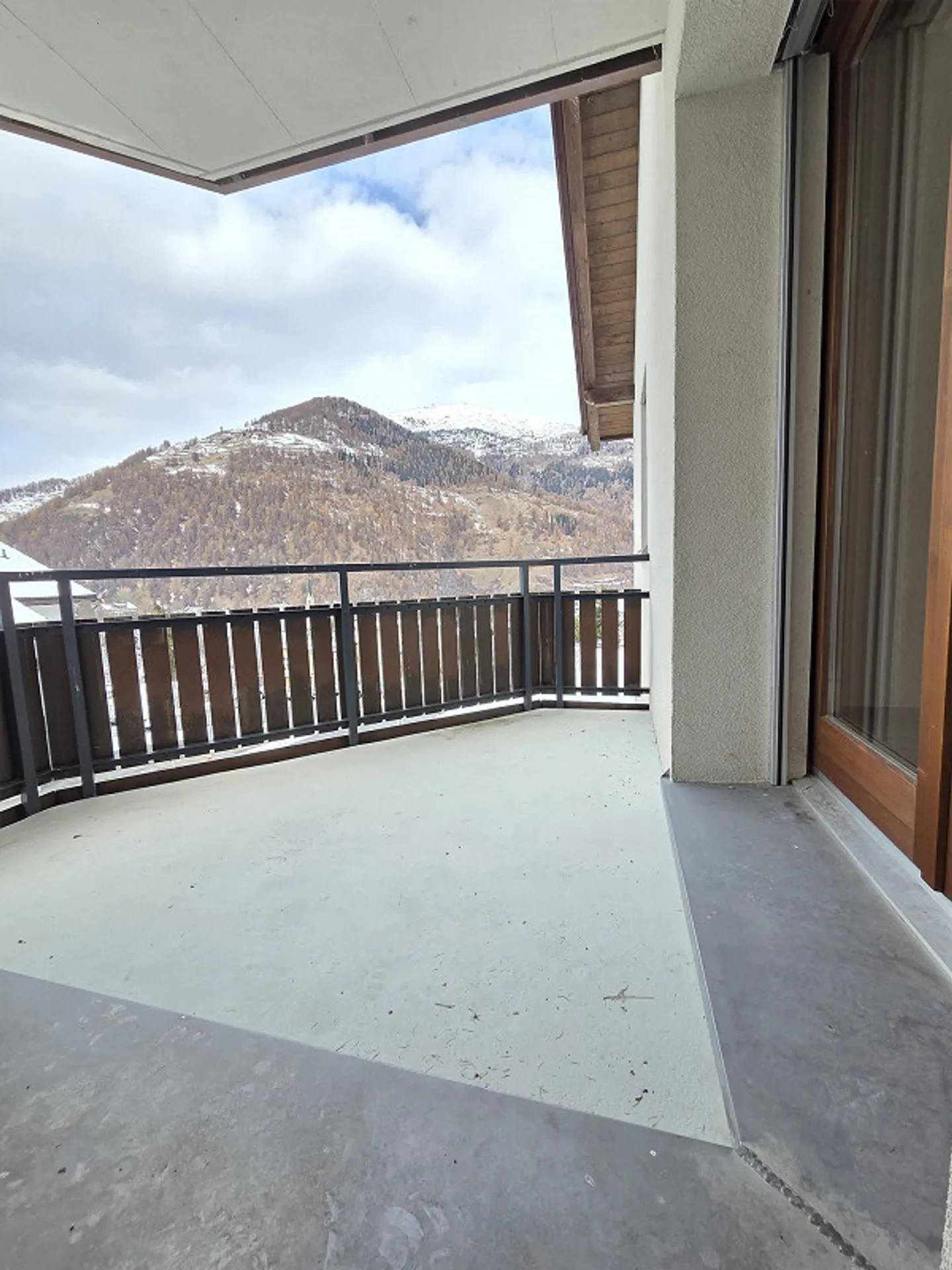 Maison multifamiliale avec espace environnant - Photo 7 sur 14