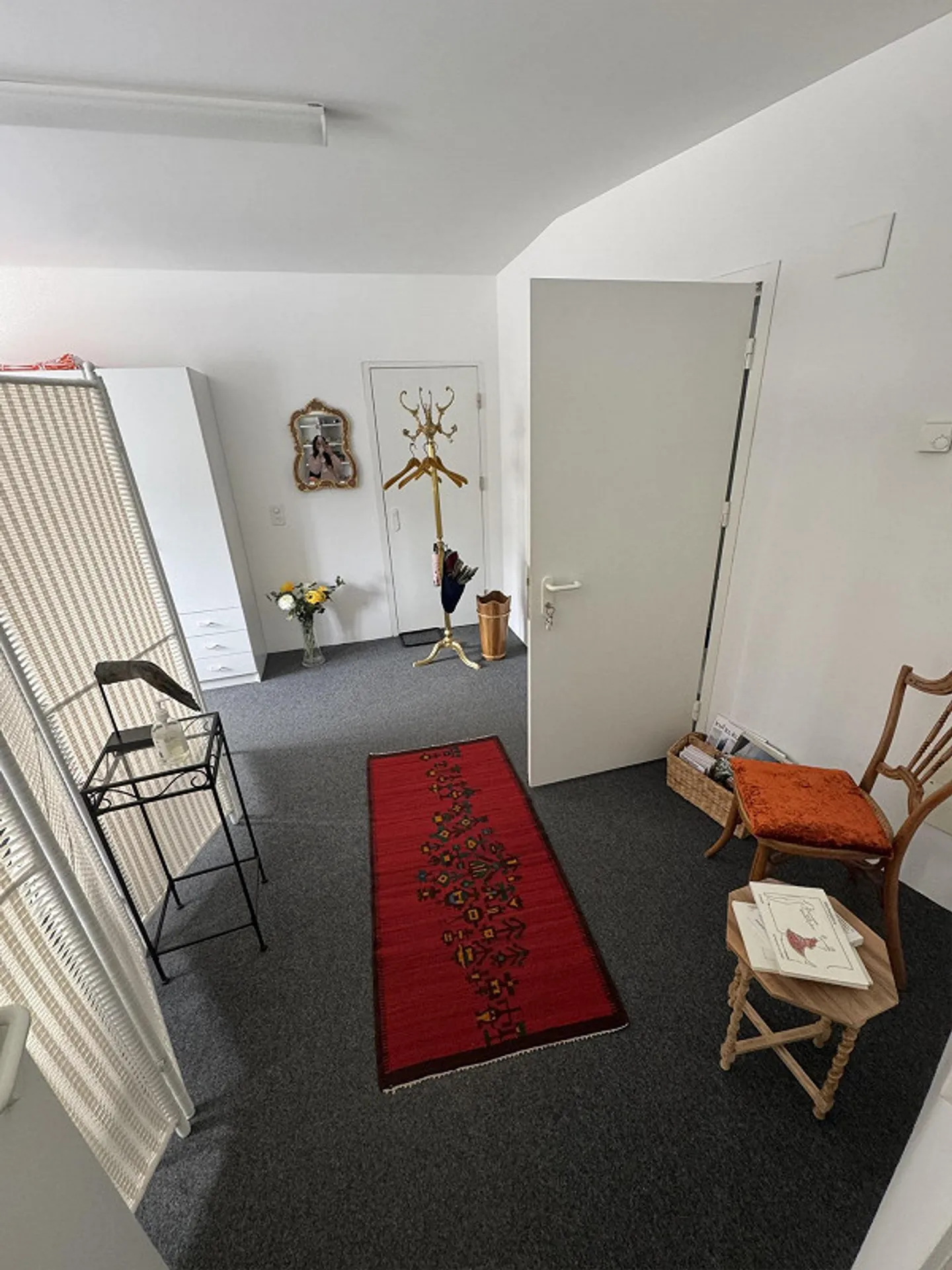 Espace de pratique ou de bureau / Espace de vie au centre de Chur - Photo 3 sur 9