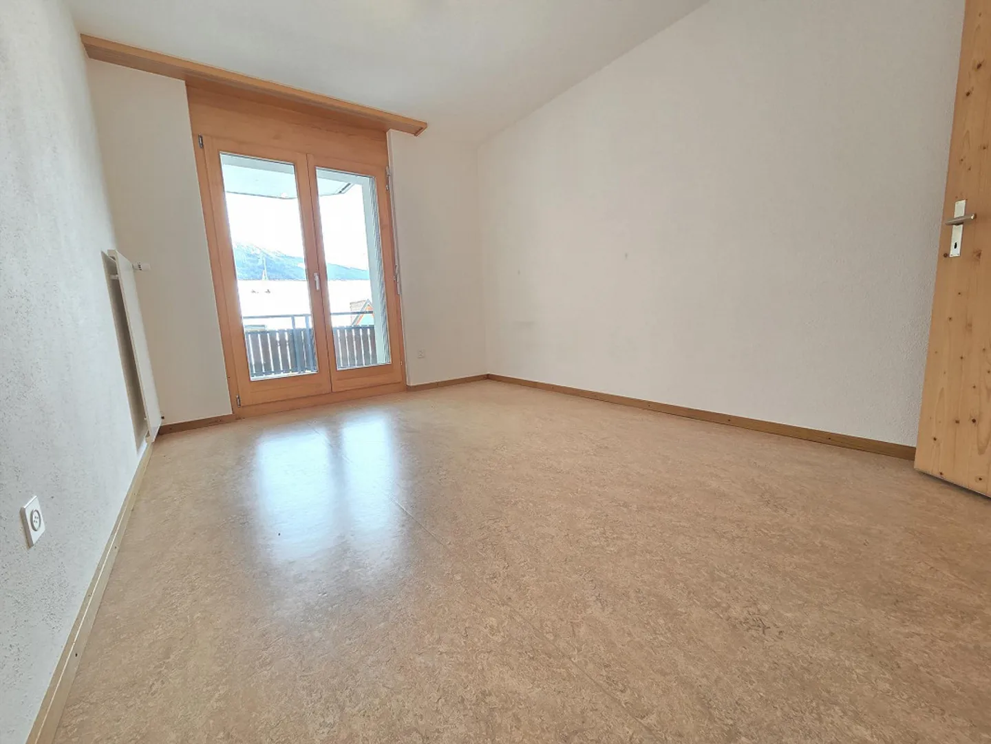 Maison multifamiliale avec espace environnant - Photo 8 sur 14