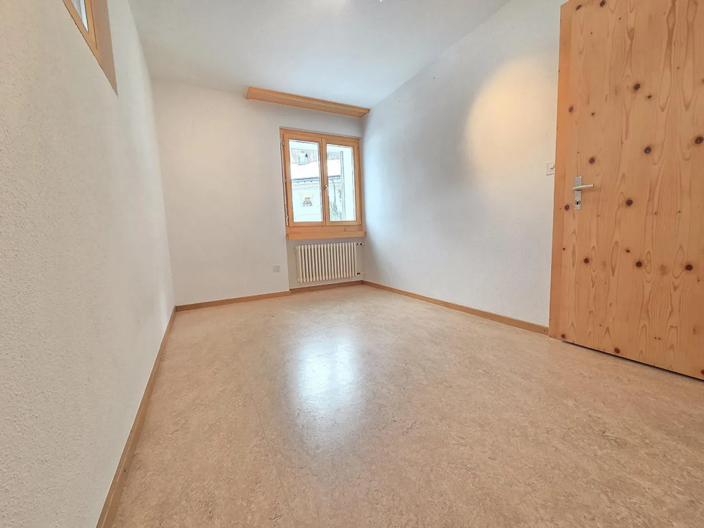 Maison multifamiliale avec espace environnant - Photo 9 sur 14