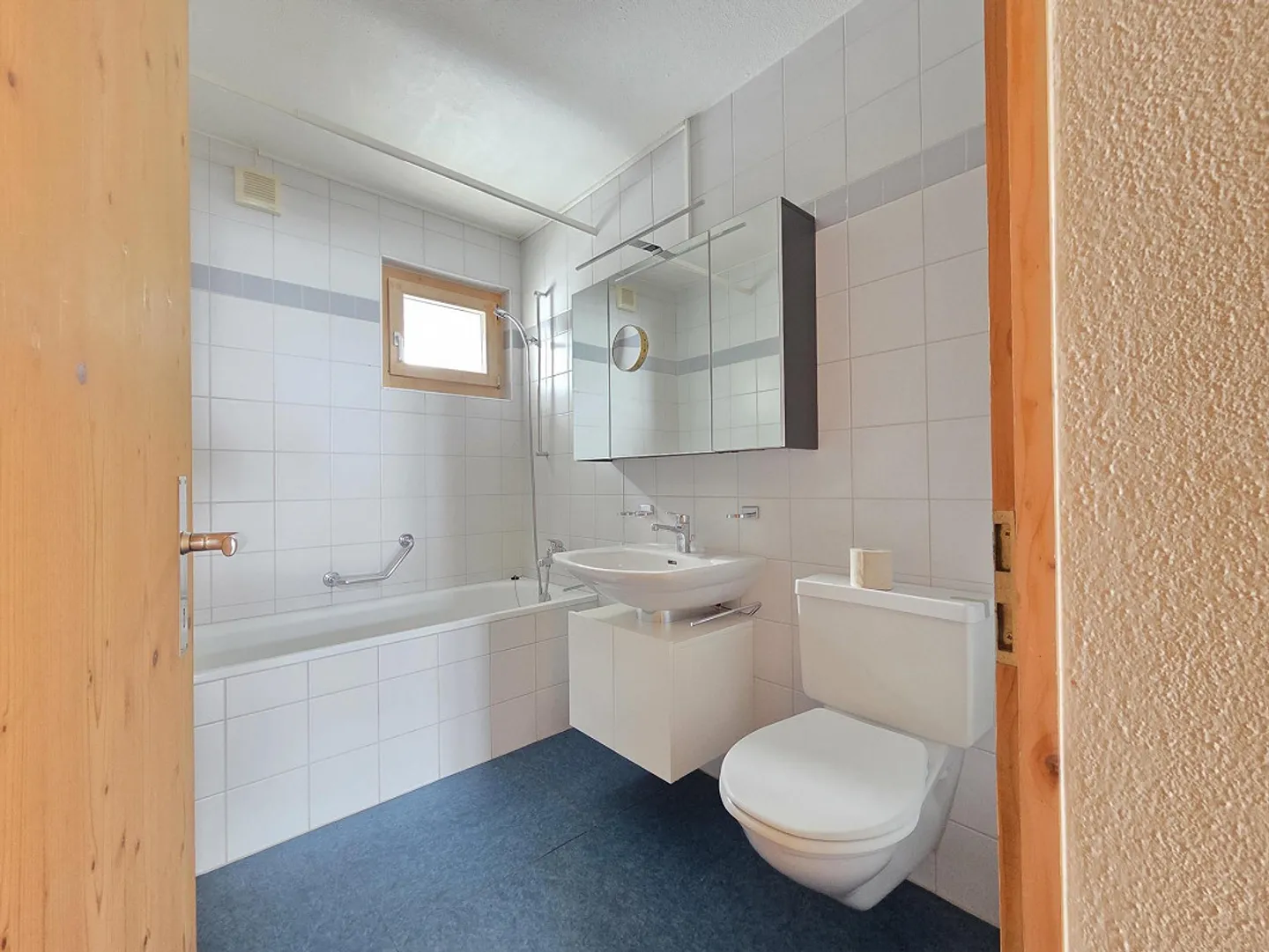 Maison multifamiliale avec espace environnant - Photo 10 sur 14