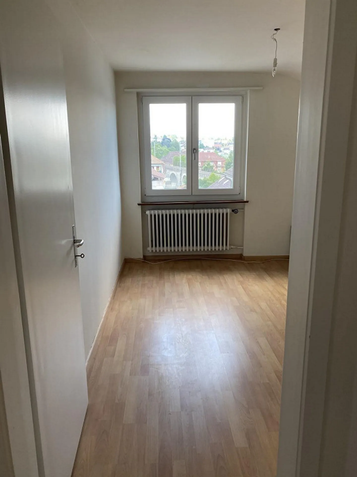Zentral gelegen mit geräumige Zimmer - Foto 2 von 5