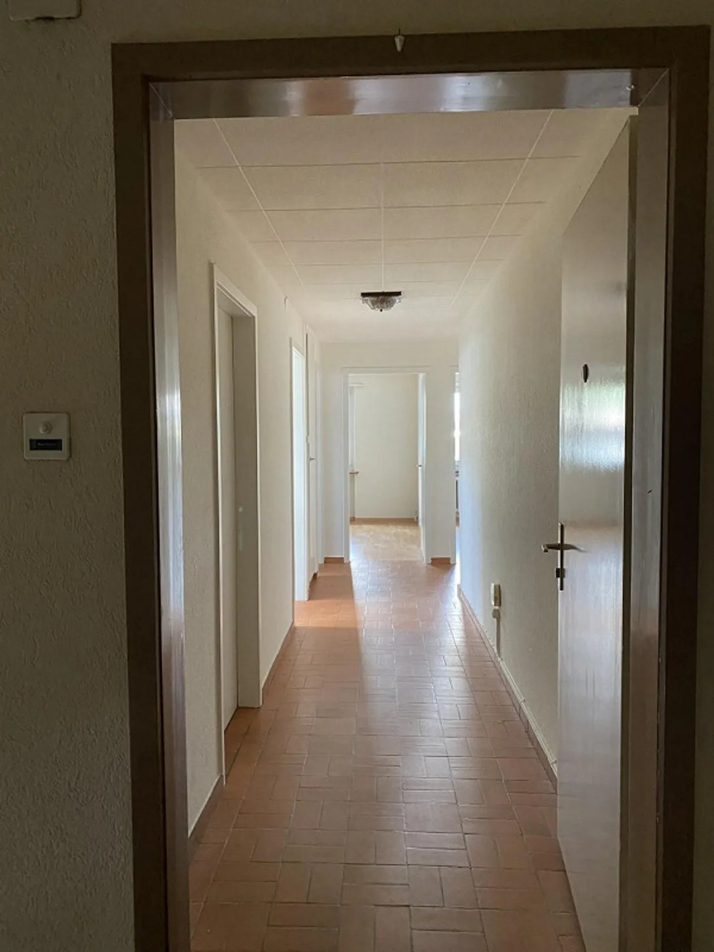 Zentral gelegen mit geräumige Zimmer - Foto 4 von 5
