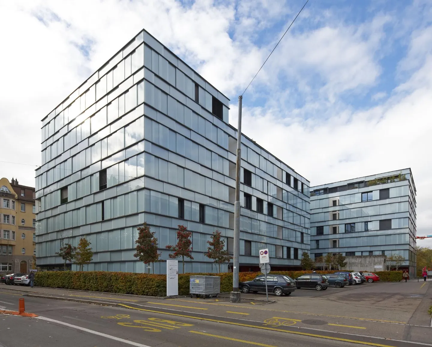 Helle Eckwohnung mit Lift - Foto 1 von 5