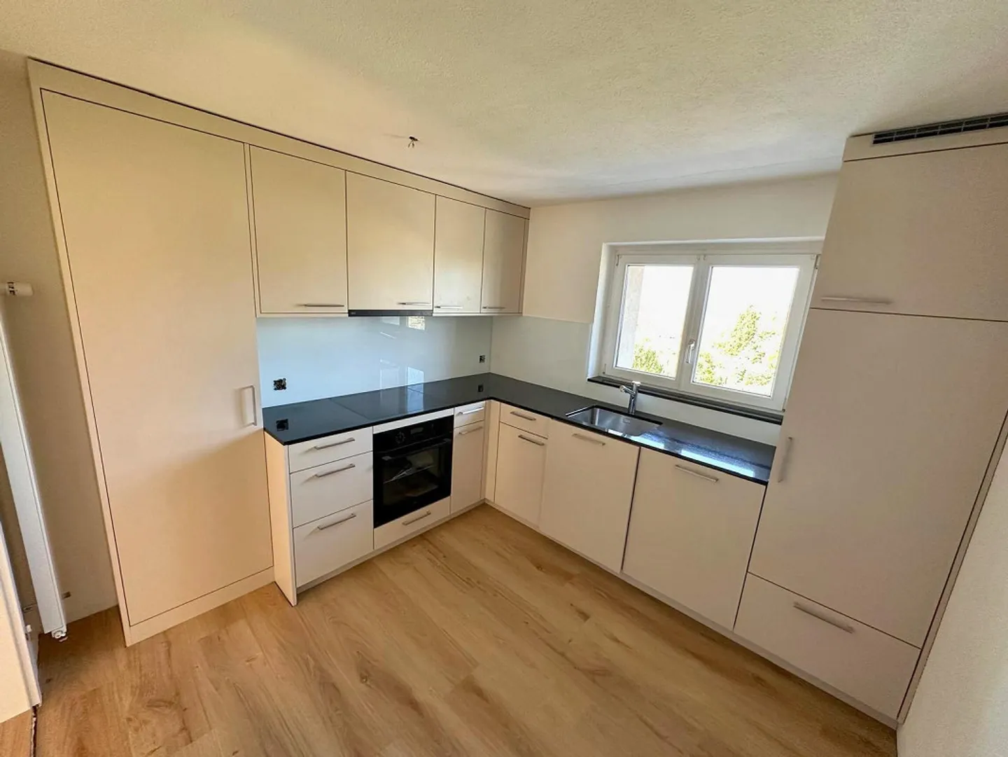 Freshly renovated - bright and well-kept apartment - Photo 1 of 8