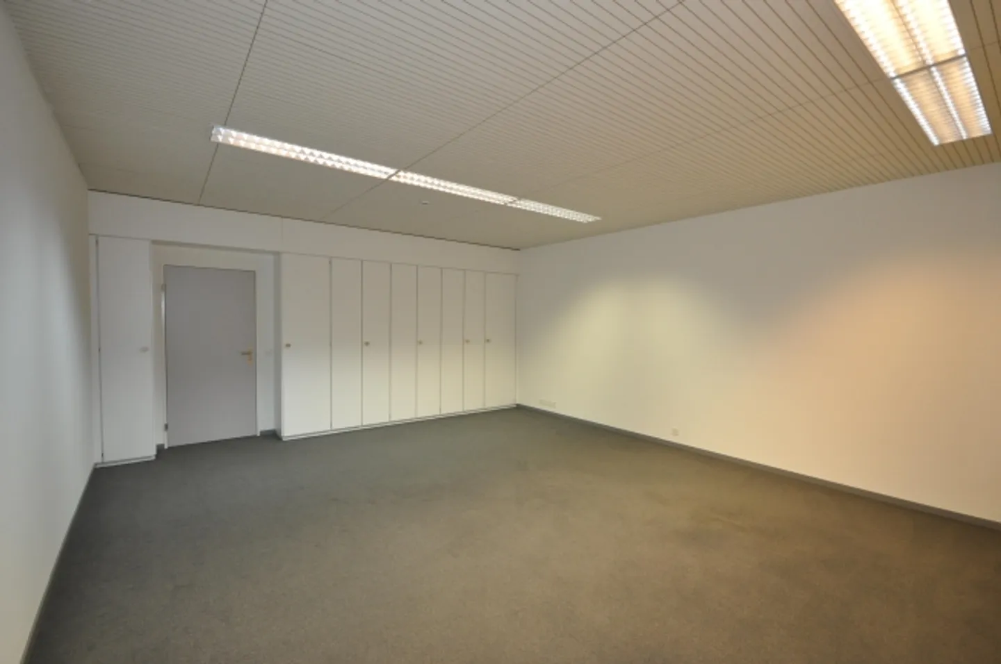 Small Office in Reinach - Photo 2 of 5