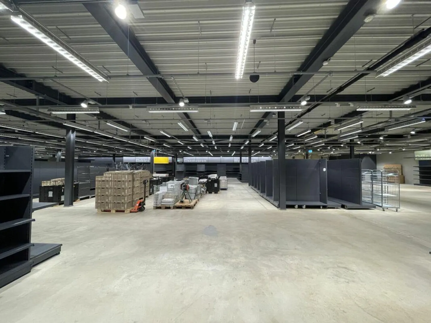 Attractive commercial property - versatile and immediately available! - Photo 7 of 20