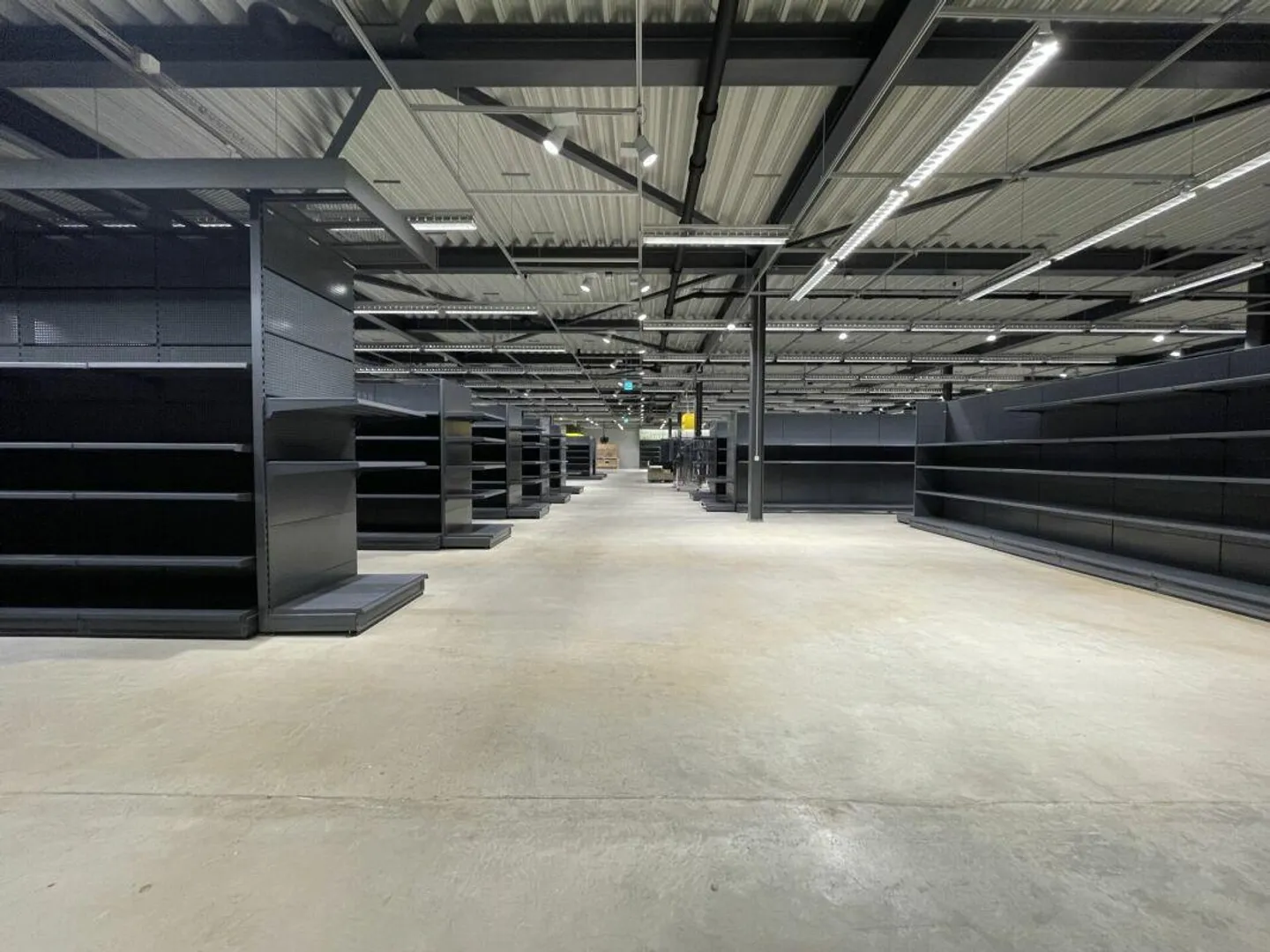 Attractive commercial property - versatile and immediately available! - Photo 10 of 20