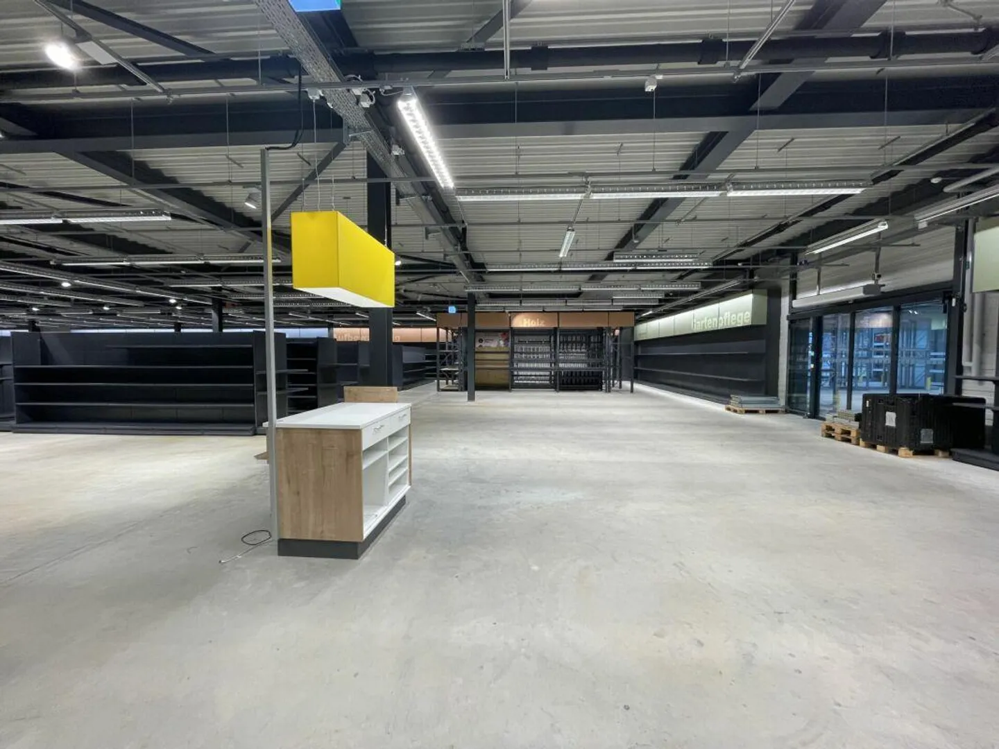 Attractive commercial property - versatile and immediately available! - Photo 11 of 20