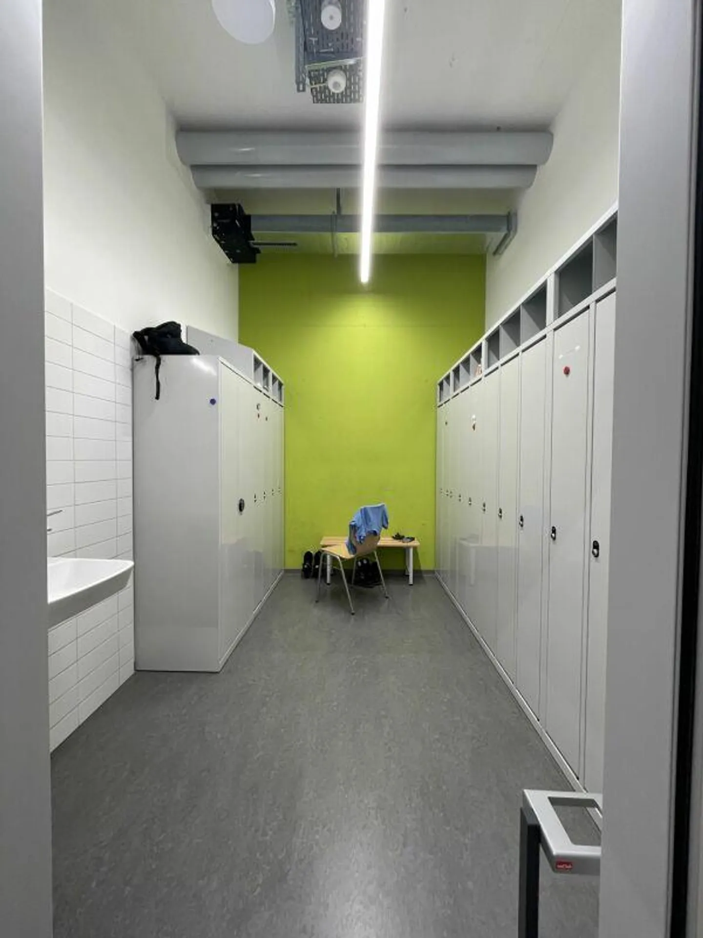 Attractive commercial property - versatile and immediately available! - Photo 19 of 20