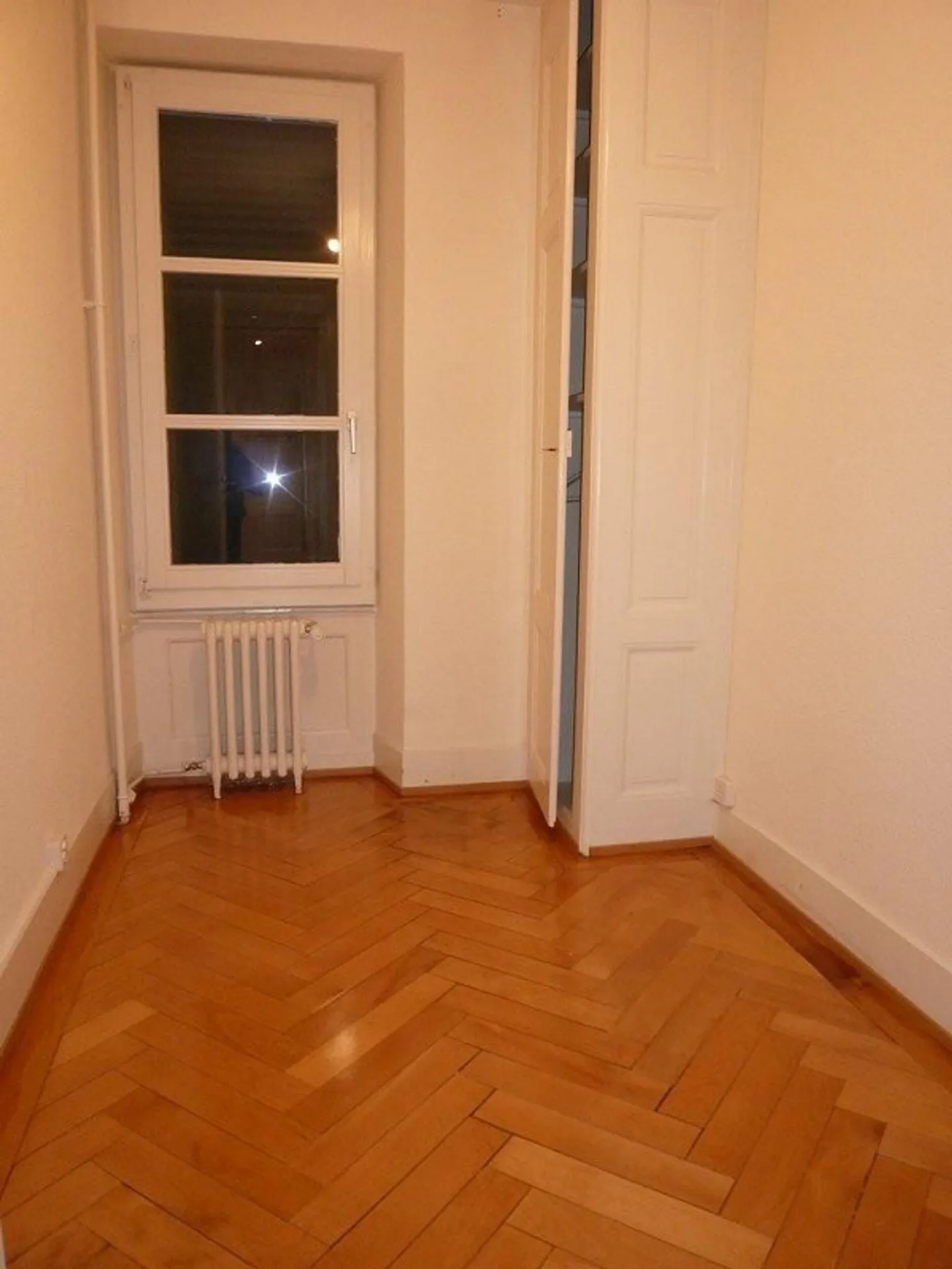 Charmilles 17 - close to transport and shops - Photo 8 of 11