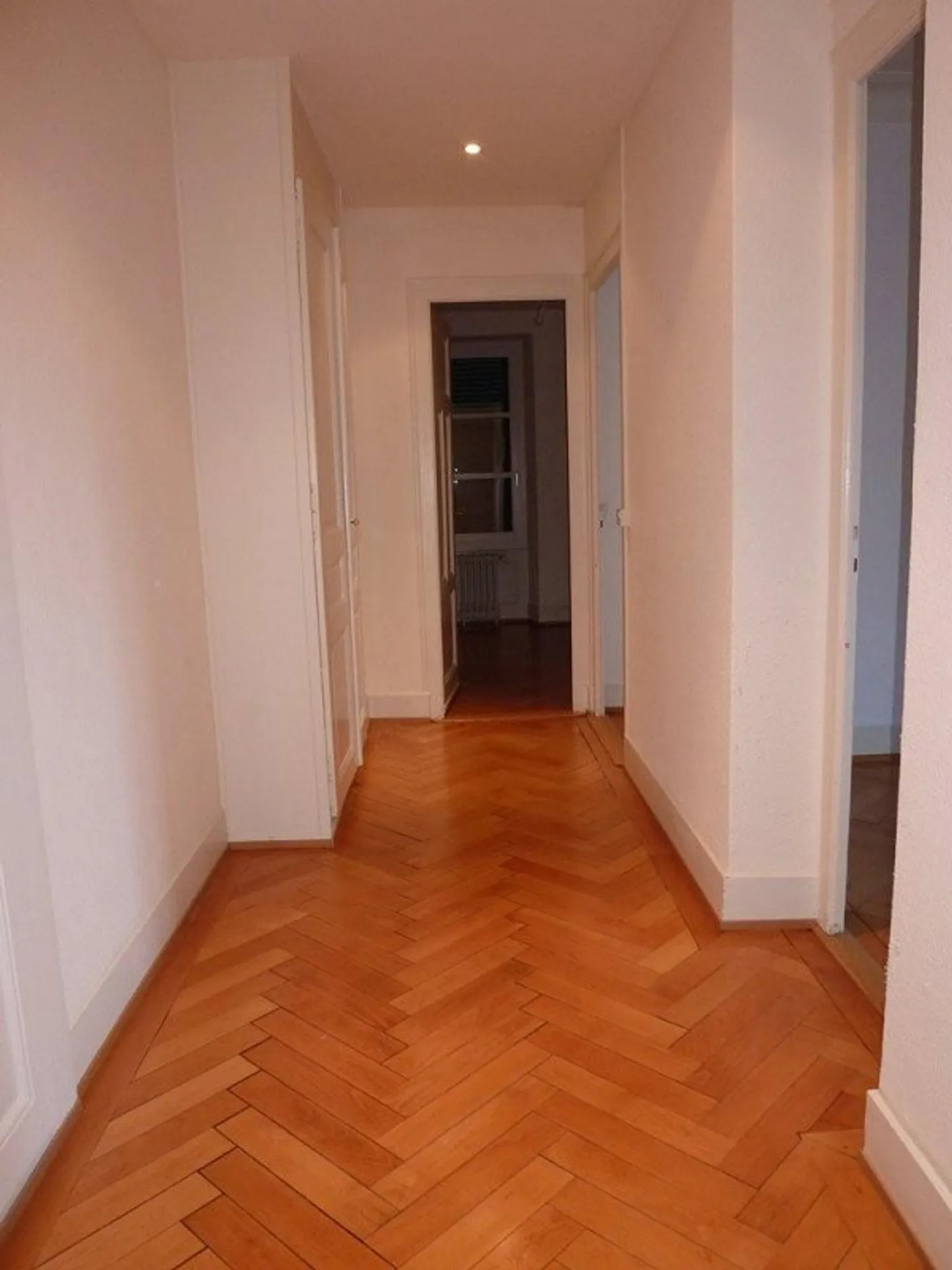 Charmilles 17 - close to transport and shops - Photo 9 of 11
