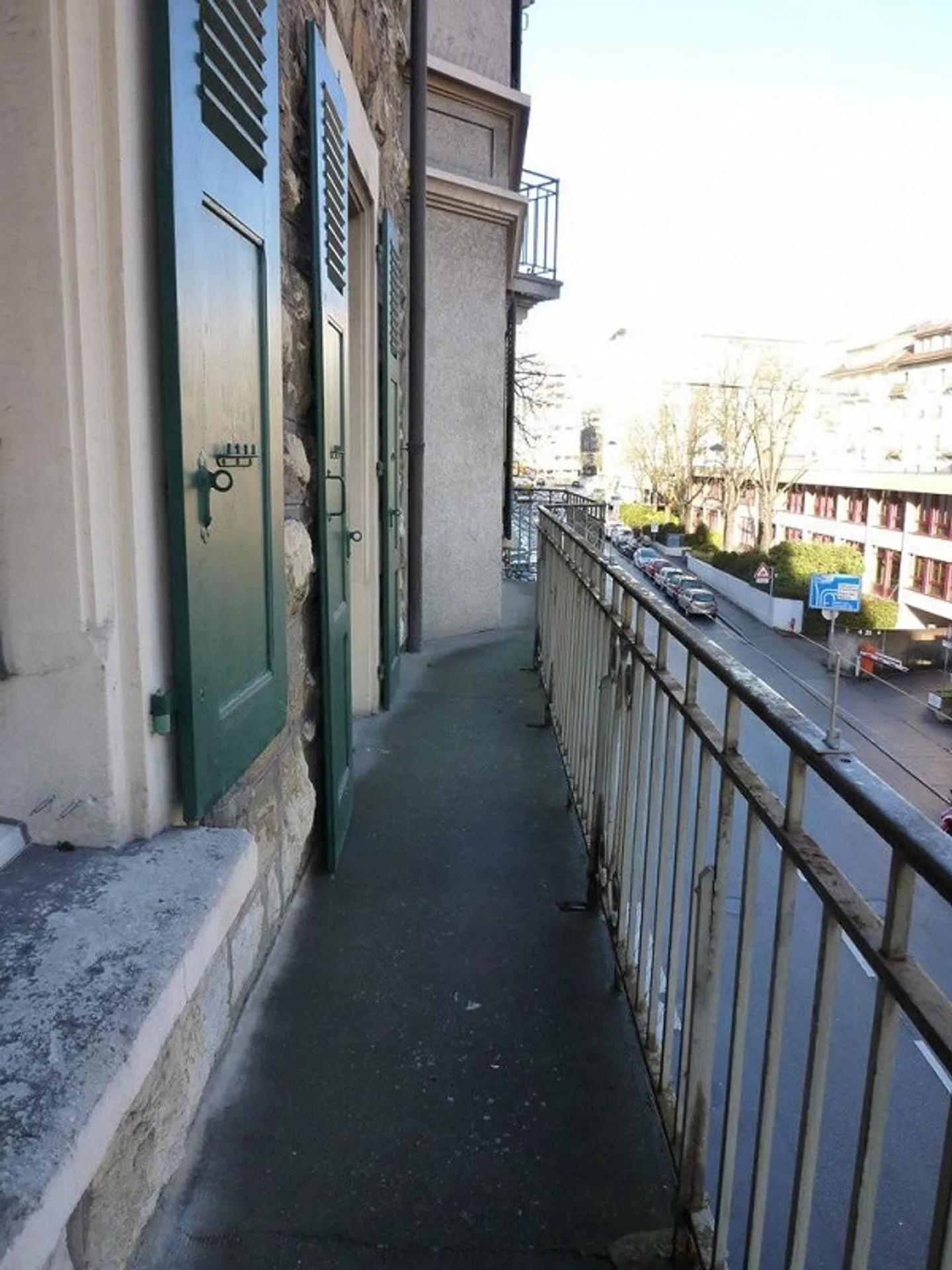 Charmilles 17 - close to transport and shops - Photo 10 of 11