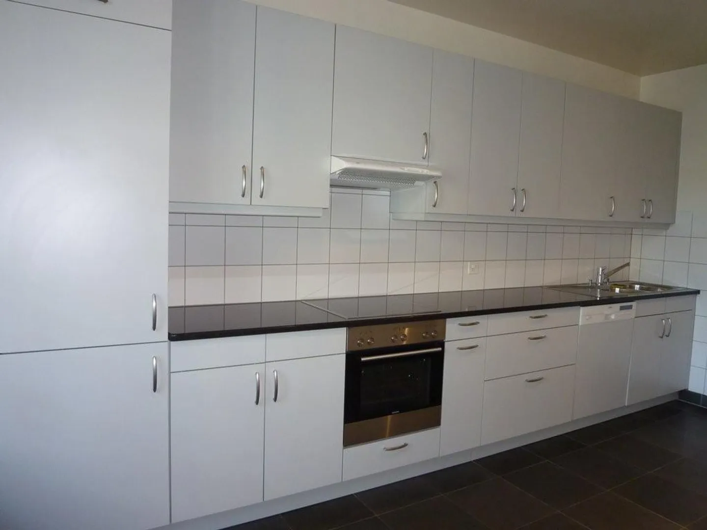 Charmilles 17 - close to transport and shops - Photo 4 of 11