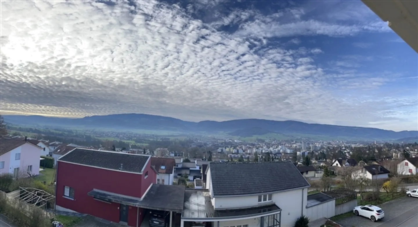 For Sale - Beautiful Bright 3.5 Room Apartment of 75 m² on the 2nd Floor - Photo 11 of 14