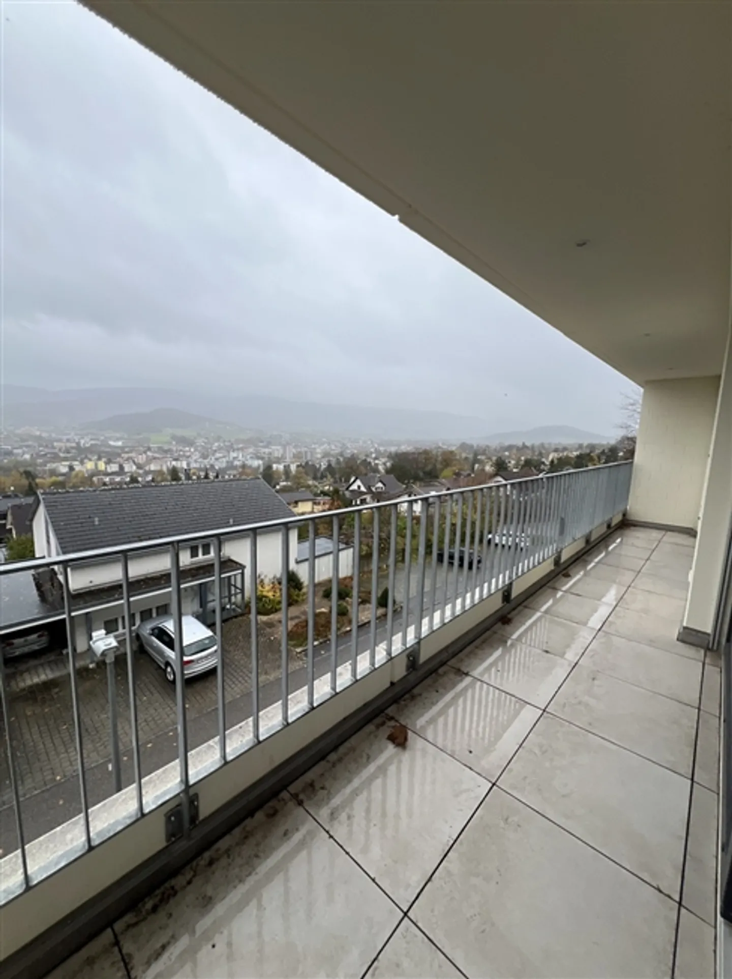 For Sale - Beautiful Bright 3.5 Room Apartment of 75 m² on the 2nd Floor - Photo 13 of 14