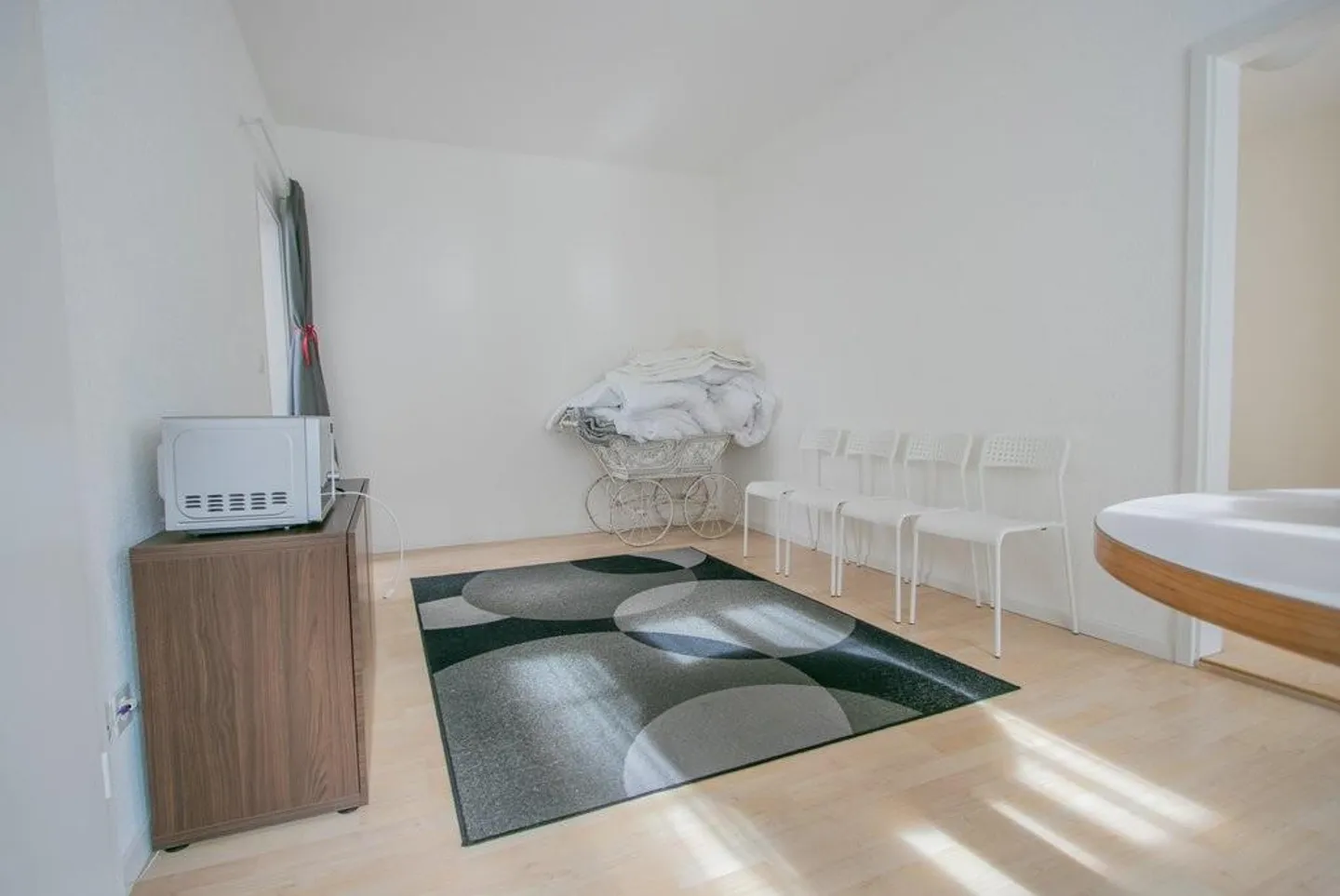 Gemütliche 2 Zimmer-Wohnung in der Altstadt von Arbon - Foto 3 von 5
