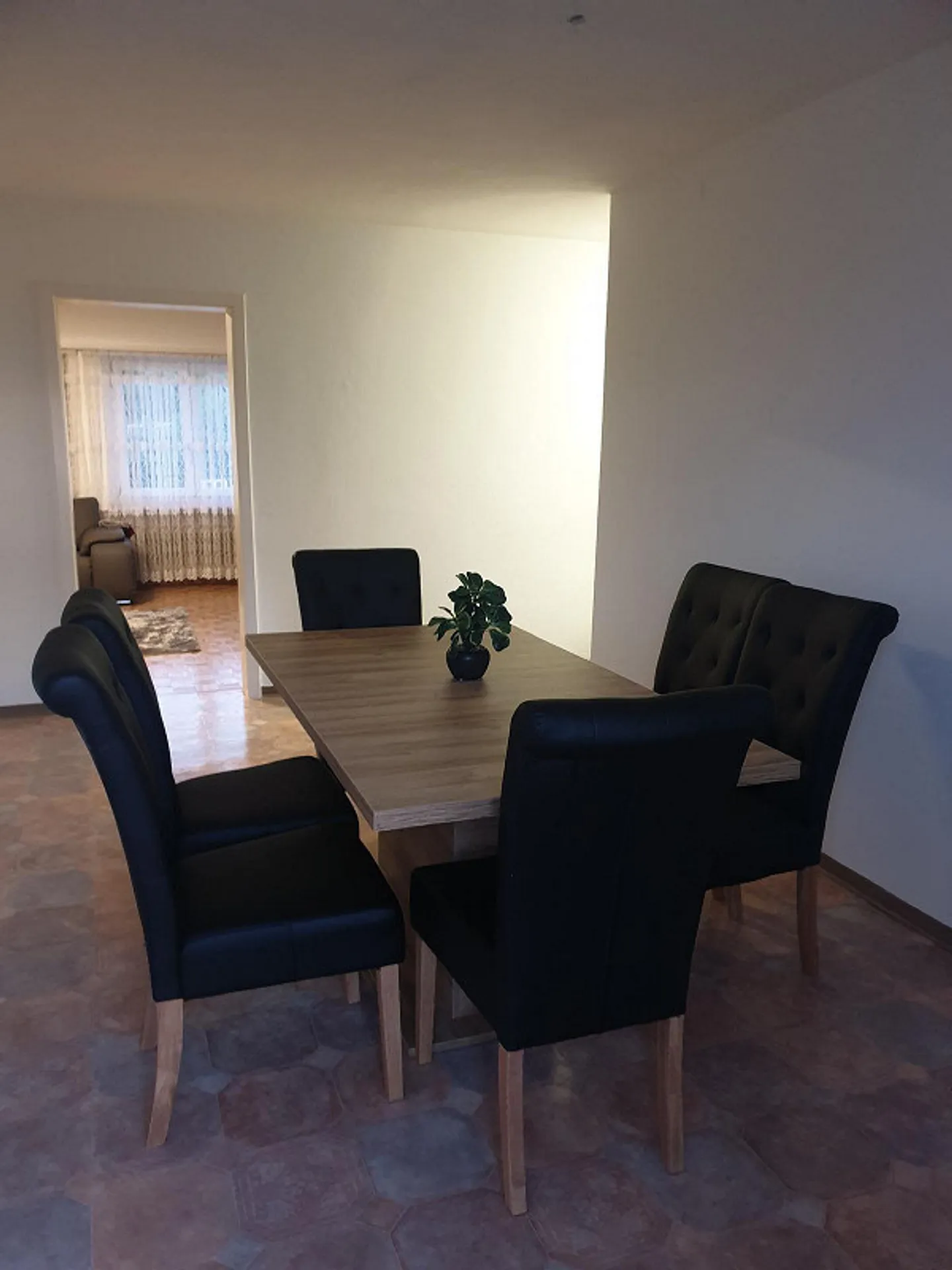 Very bright spacious 3.5 room apartment - Photo 6 of 8