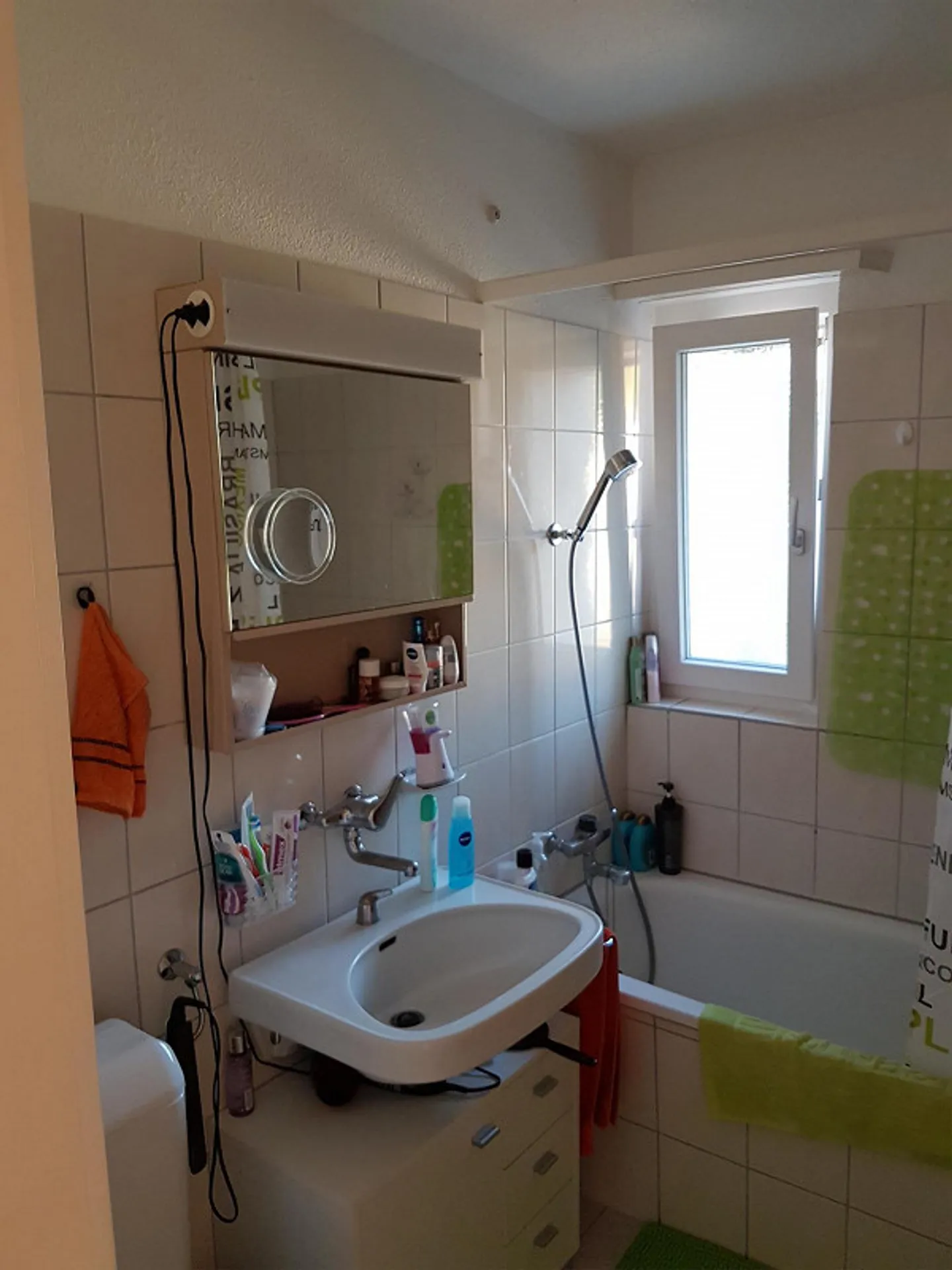 Very bright spacious 3.5 room apartment - Photo 8 of 8