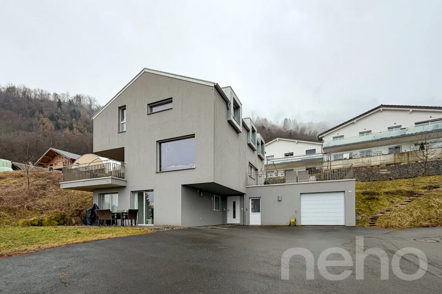 Exclusive: Minergie Villa with Two Apartments - Photo 3 of 12