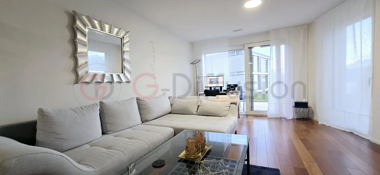 Luxury 3.5 room furnished flat - Appartement 3.5 pcs meublé de standing - Photo 5 sur 13