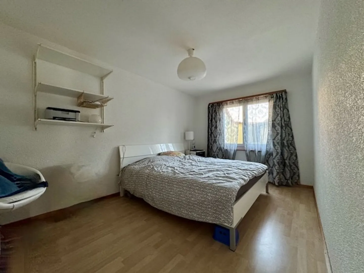 Schöne Gelegenheit: Reihenhaus mit 6,5 Zimmern, Terrasse, Schwimmbad, Jacuzzi, Garage, 4 Parkplätze - Foto 10 von 13