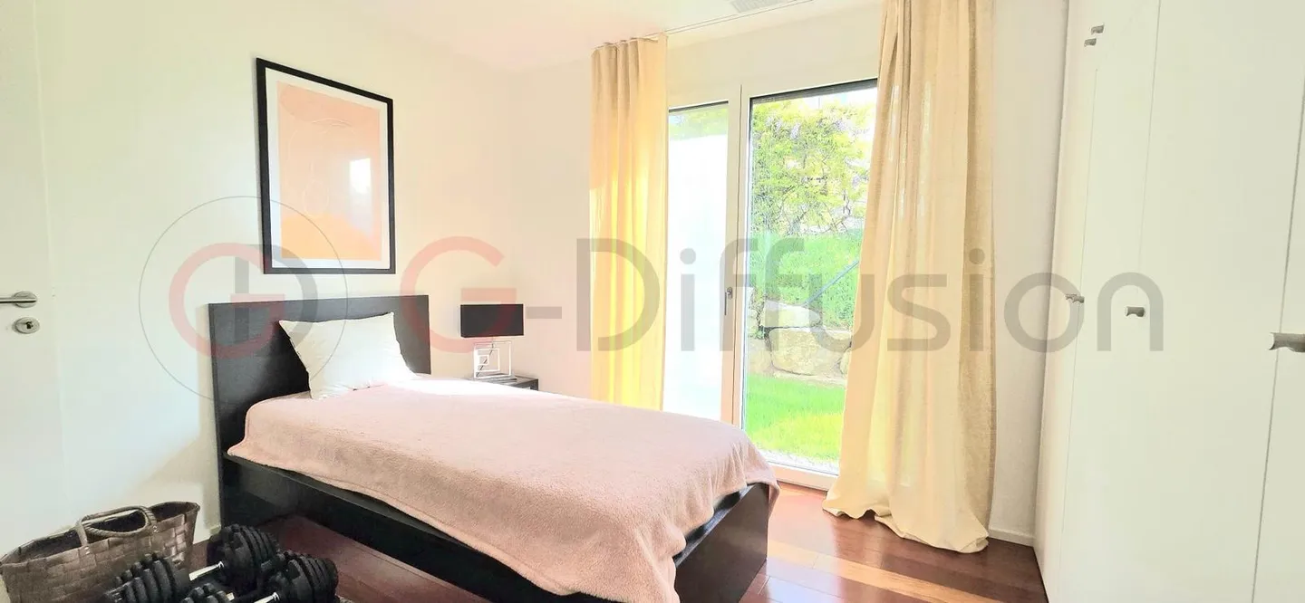 Luxury 3.5 room furnished flat - Appartement 3.5 pcs meublé de standing - Photo 9 sur 13