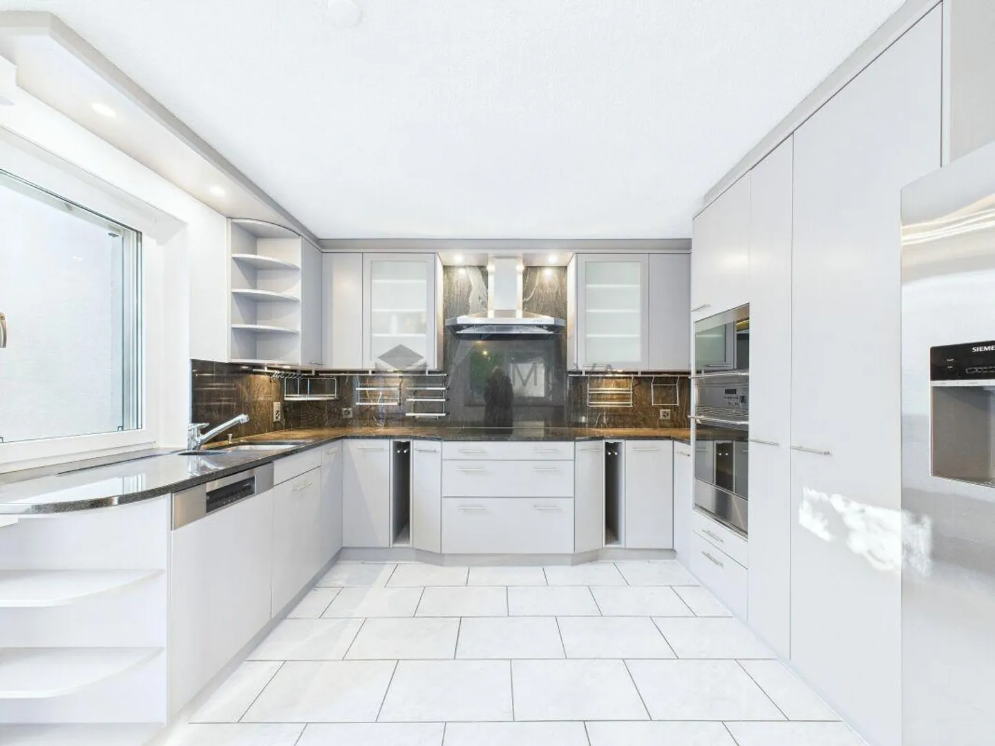 Living. Working. Enjoying the view. - Photo 7 of 22