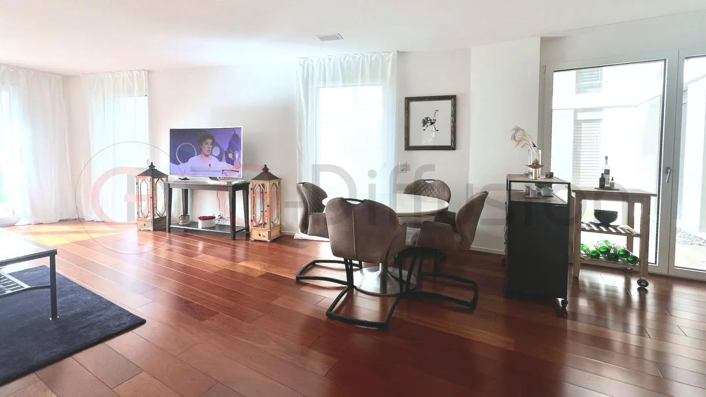 Luxury 3.5 room furnished flat - Appartement 3.5 pcs meublé de standing - Photo 12 sur 13