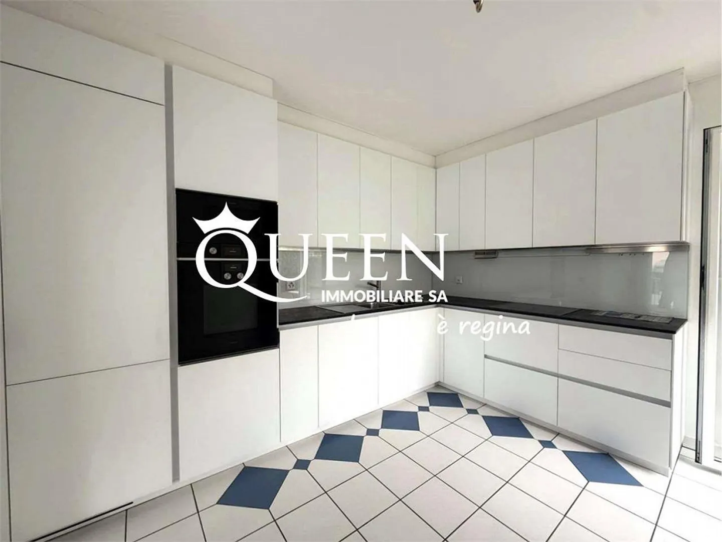 Chiasso-Seseglio: Einfamilienhaus mit 5.5 Zimmern, Pool und Garten - Foto 6 von 13