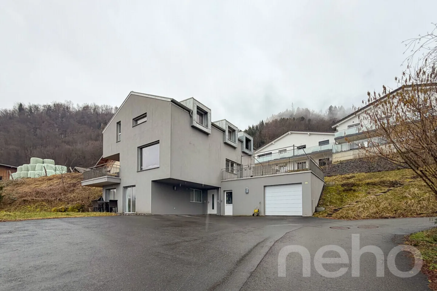 Exclusive: Minergie Villa with Two Apartments - Photo 12 of 12