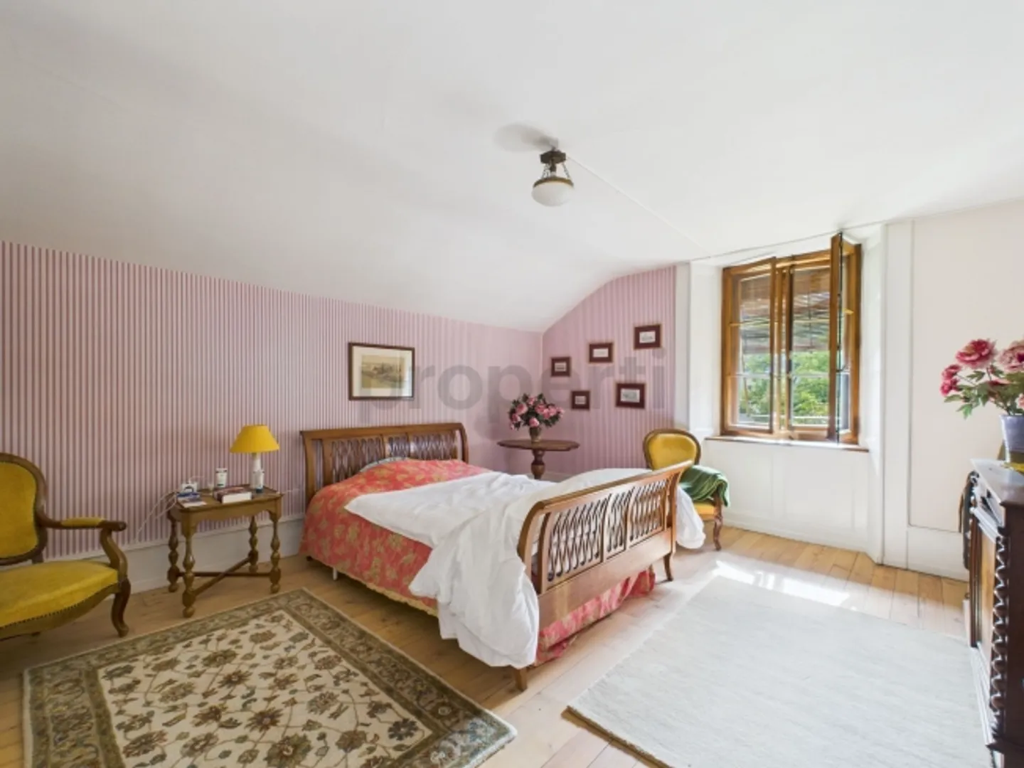 Proprietà affascinante e spaziosa nel cuore di Val-de-Travers - Foto 6 di 10