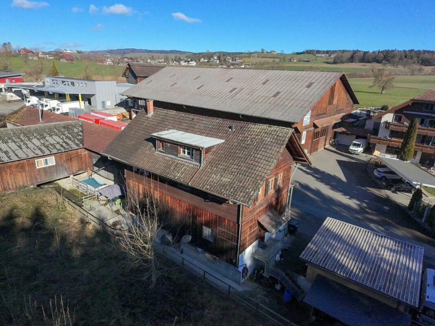 Former Sagi with Unique Charm Copy - Photo 3 of 12