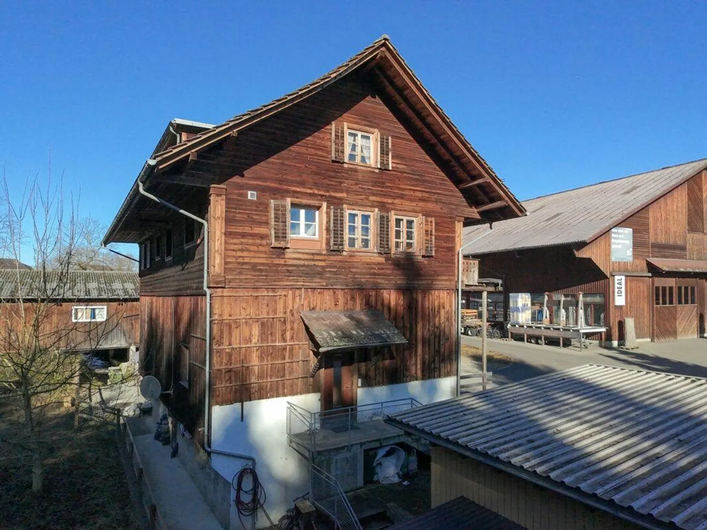 Former Sagi with Unique Charm Copy - Photo 1 of 12