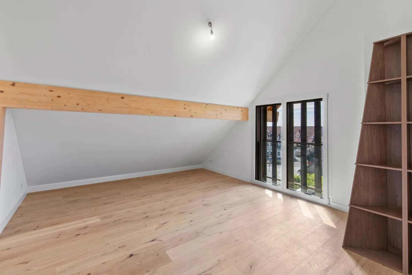 Eleganza di un tempo e comfort moderno per questo appartamento di 4,5 stanze in un edificio protetto - Foto 6 di 13