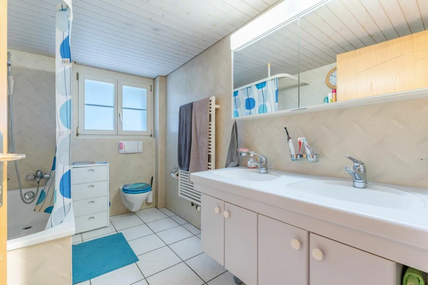 Former Sagi with Unique Charm Copy - Photo 7 of 12