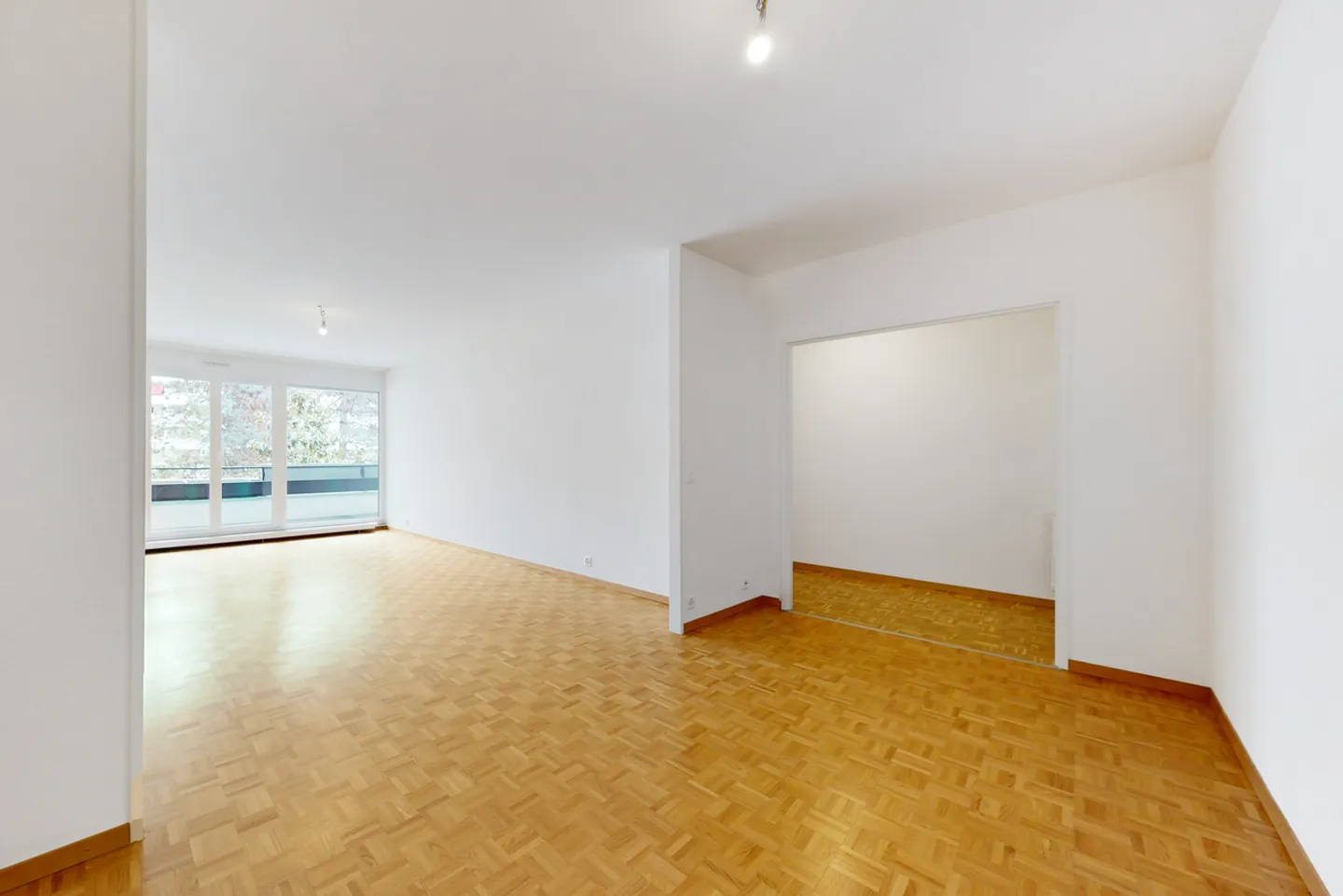 Large 6-room apartment near Cornavin Station - Photo 4 of 7