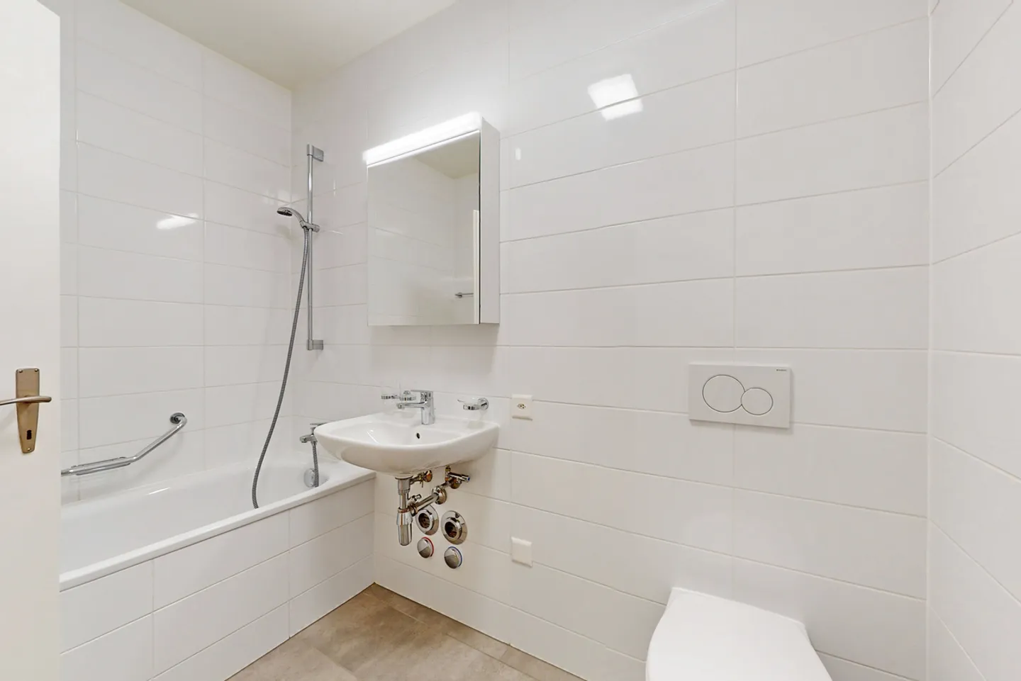 Large 6-room apartment near Cornavin Station - Photo 6 of 7