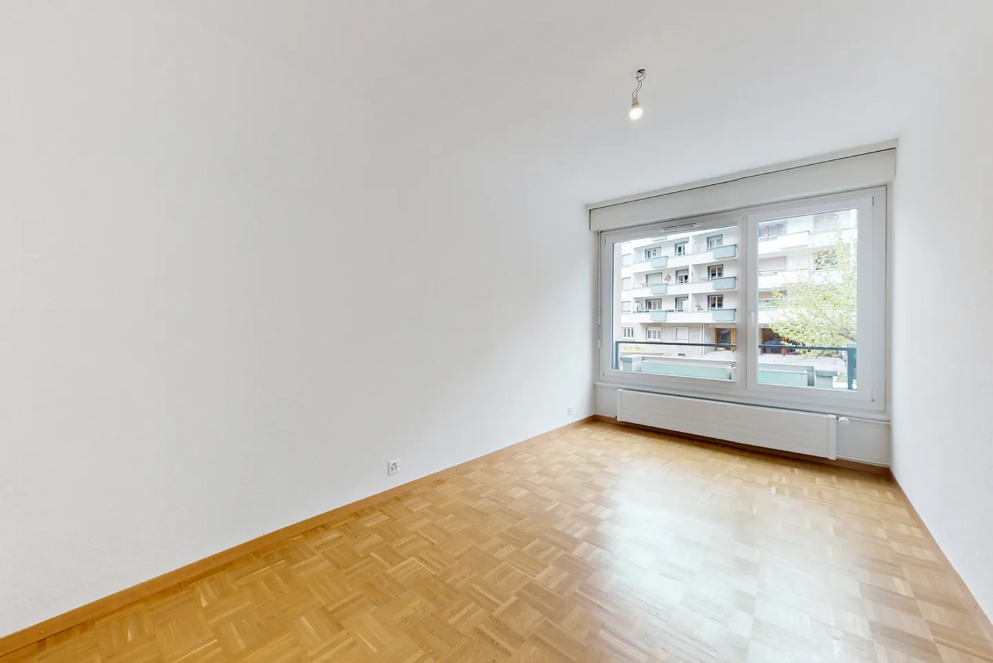 Large 6-room apartment near Cornavin Station - Photo 7 of 7