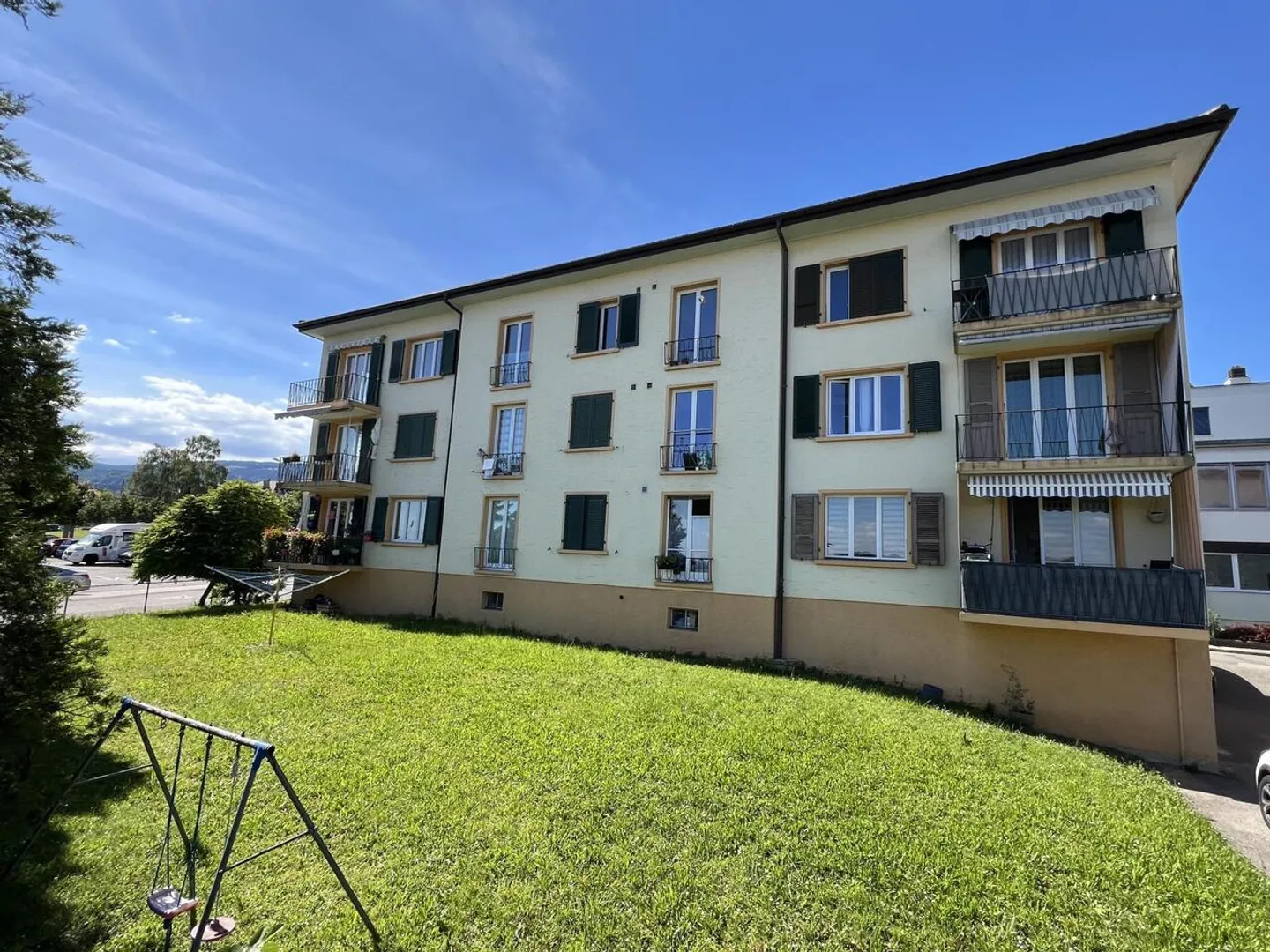 Appartement Charmant avec Vue sur le Lac - Photo 8 sur 9