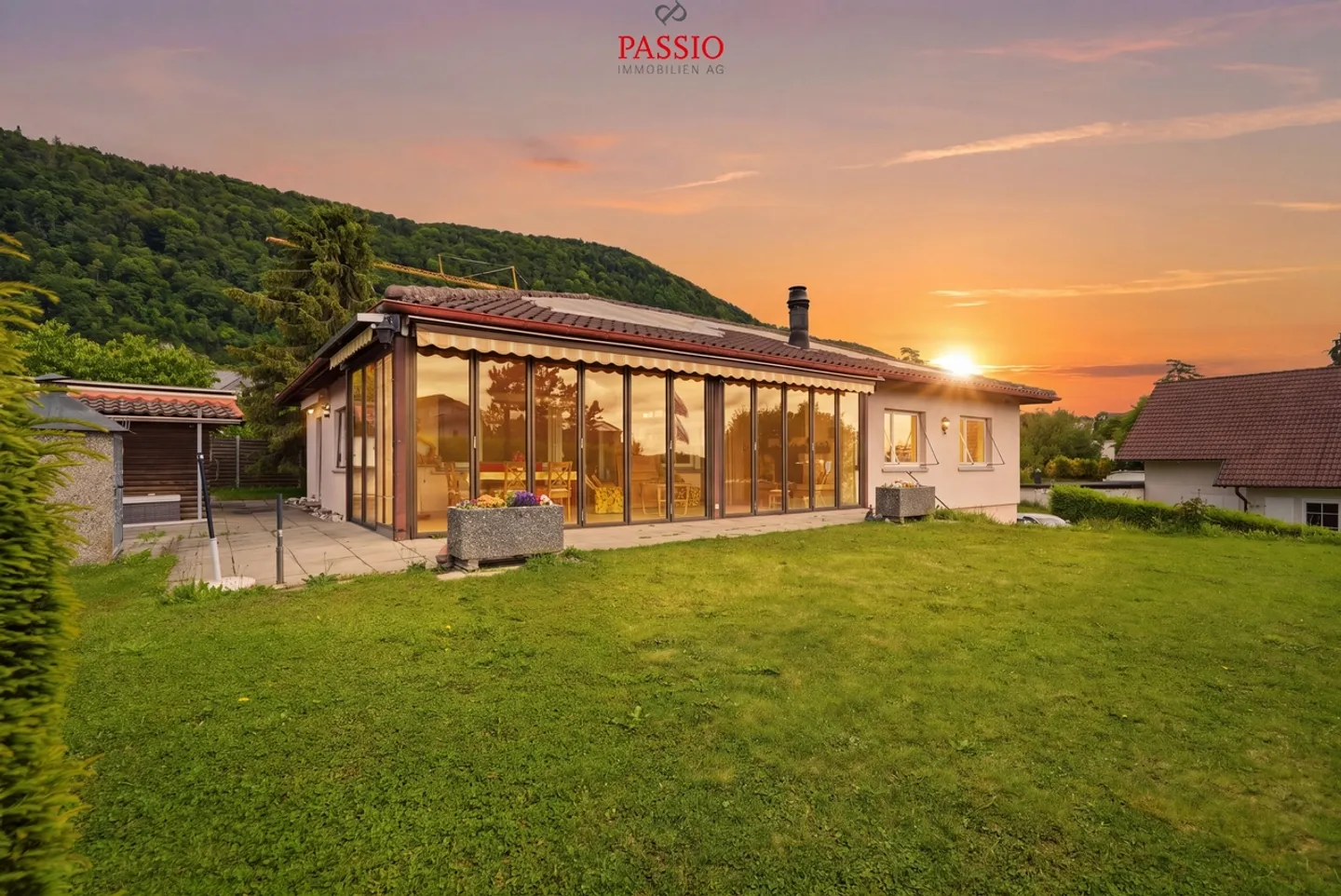 Affascinante casa unifamiliare con riserva di terreno su un lotto di 1'386 m² - Foto 1 di 46