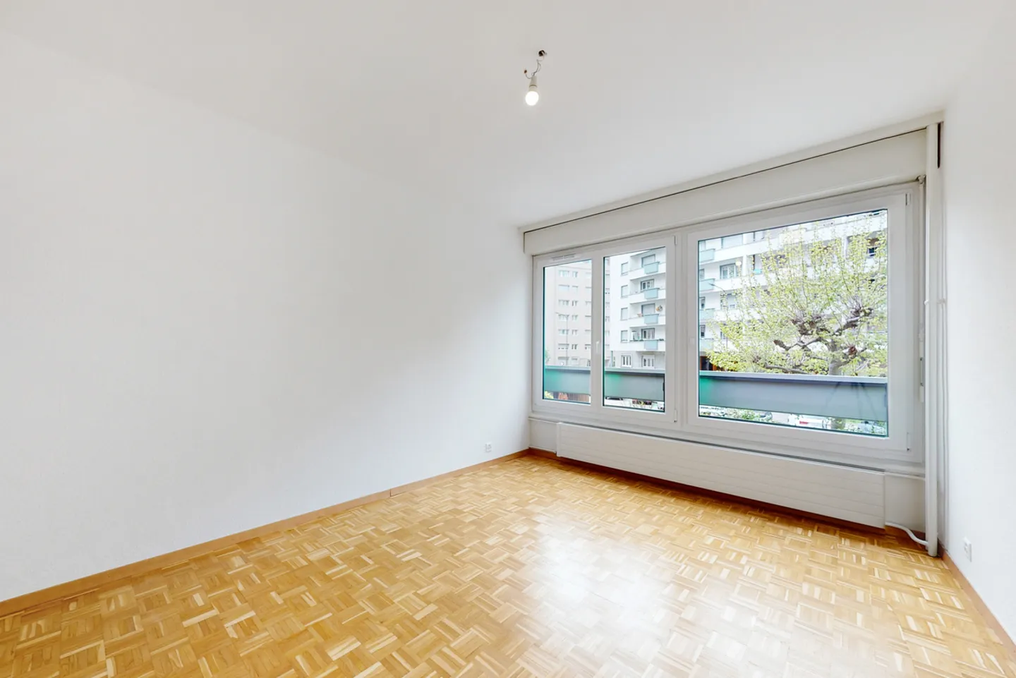 Large 6-room apartment near Cornavin Station - Photo 5 of 7
