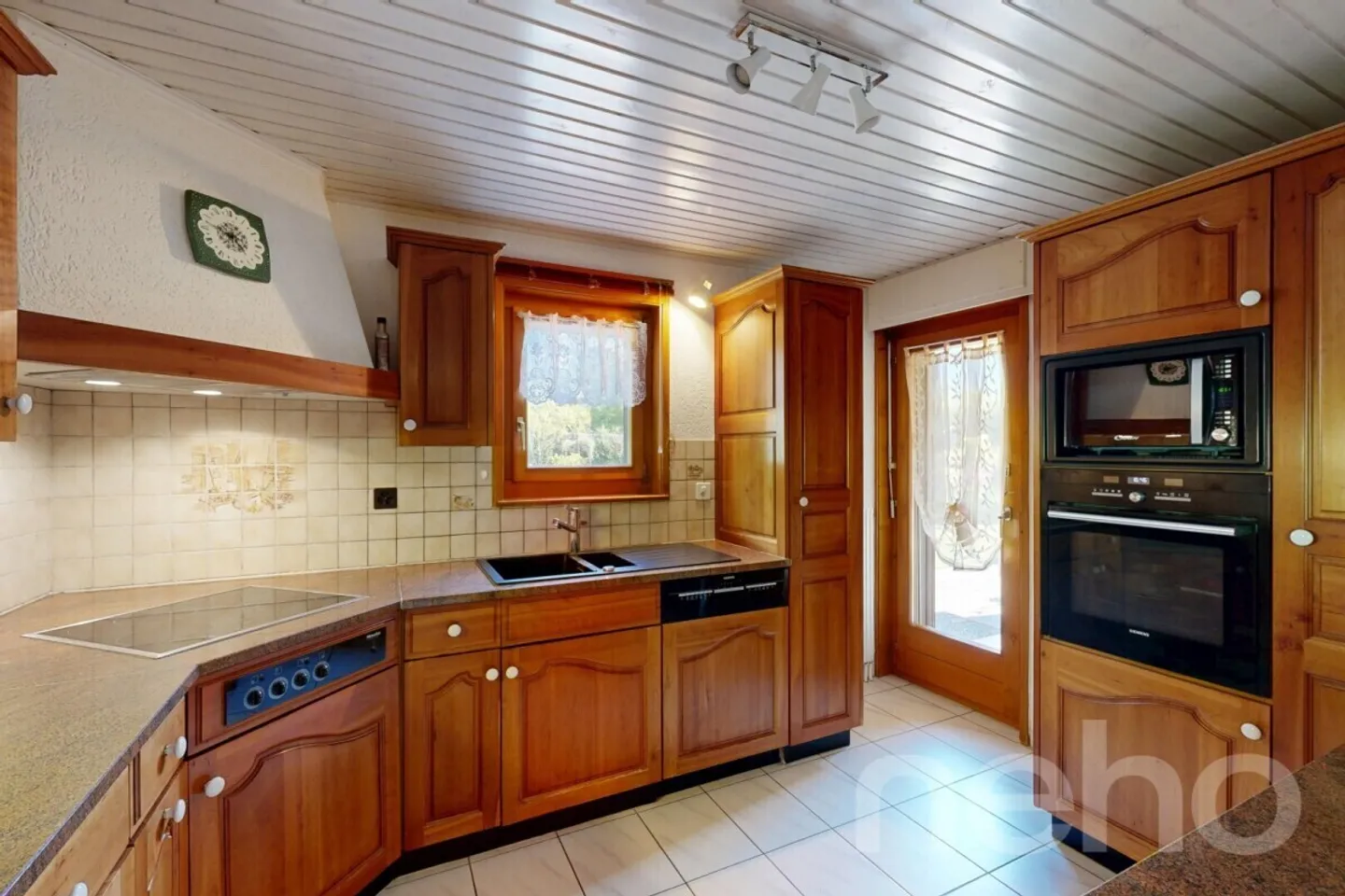Splendida villa familiare a Bex: spazio e potenziale inaspettato! - Foto 5 di 13