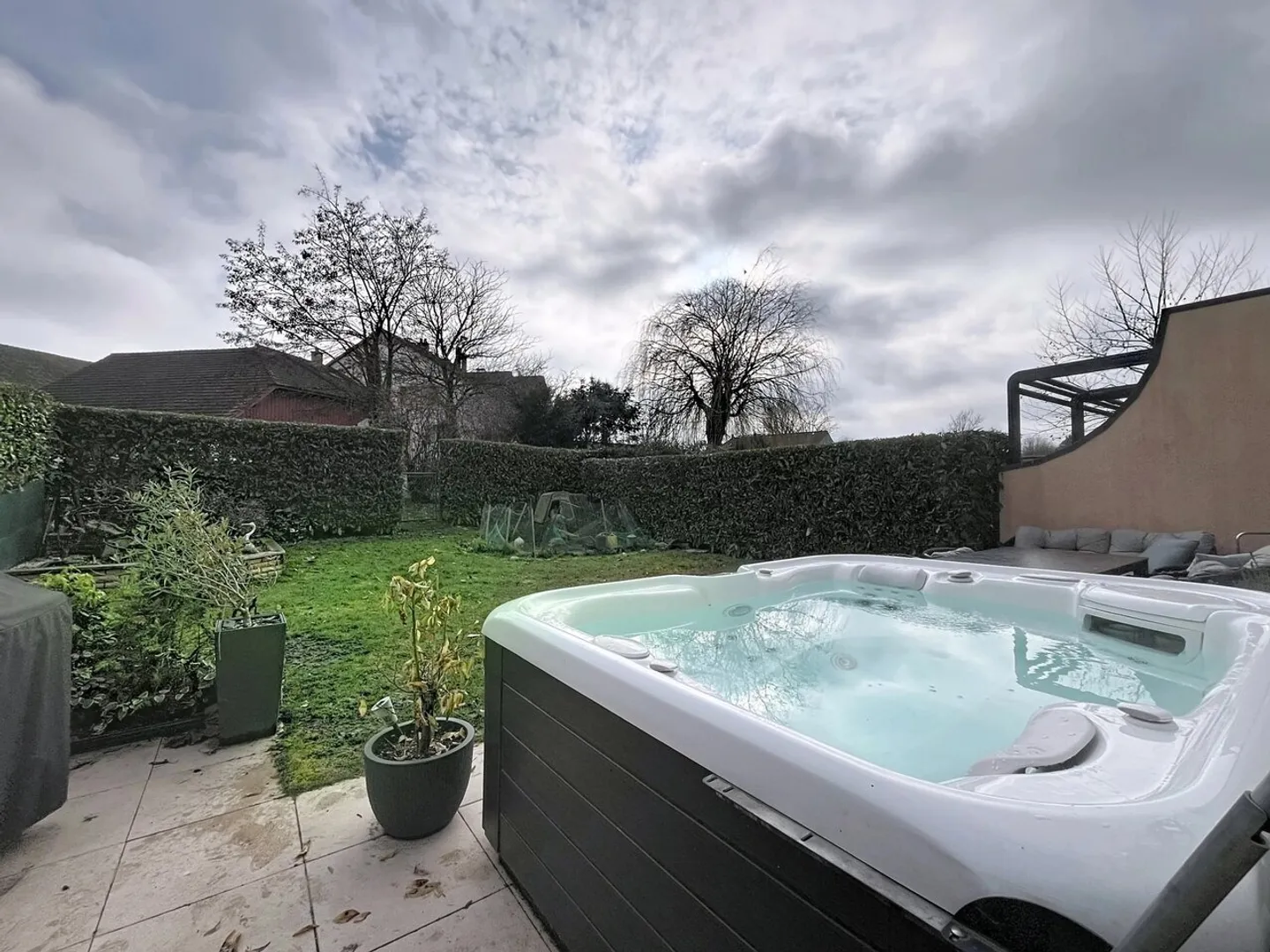 Charmante Villa mit SPA und Panoramablick auf den Jura - Foto 7 von 7