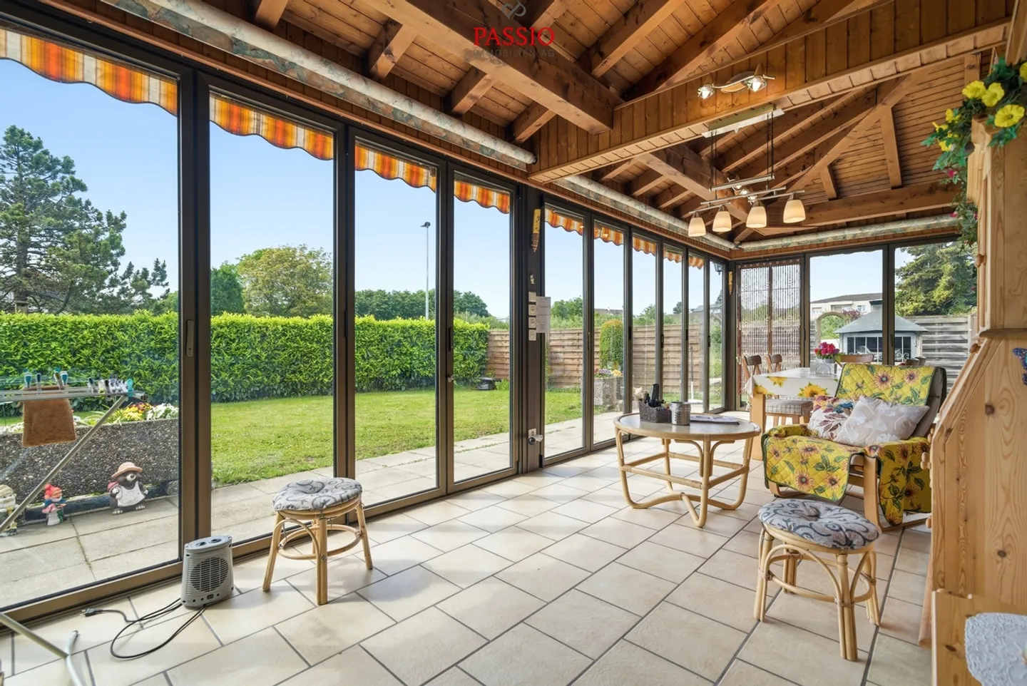 Affascinante casa unifamiliare con riserva di terreno su un lotto di 1'386 m² - Foto 12 di 46