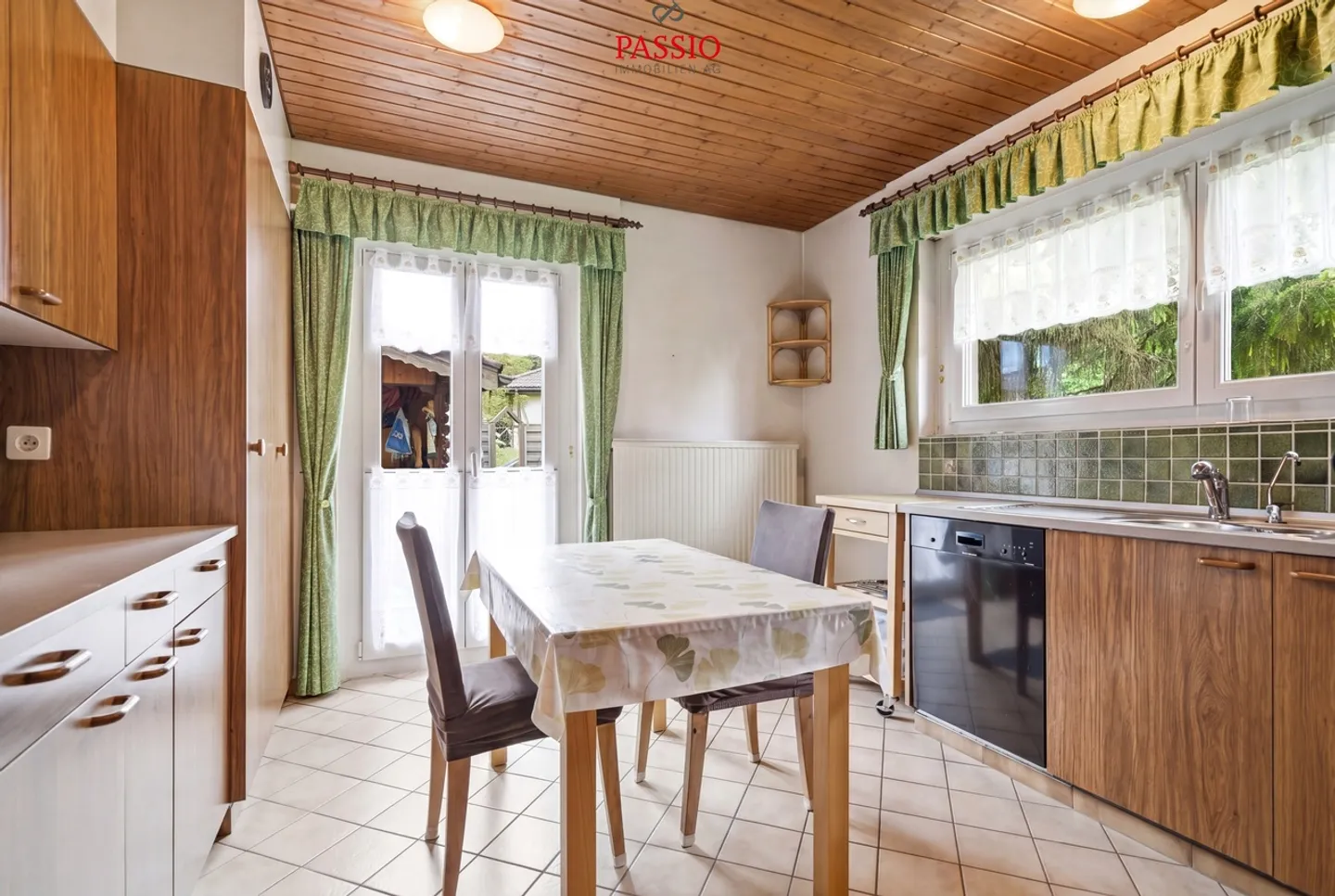 Affascinante casa unifamiliare con riserva di terreno su un lotto di 1'386 m² - Foto 8 di 46