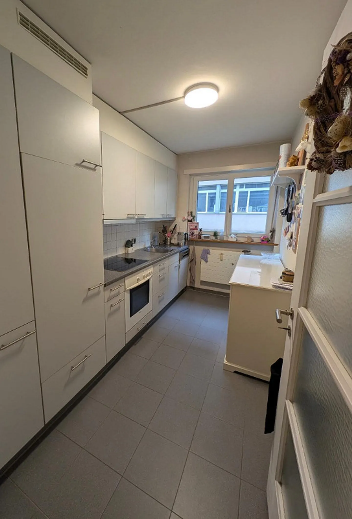 Charming 2-room apartment with balcony and beautiful view - Photo 6 of 9